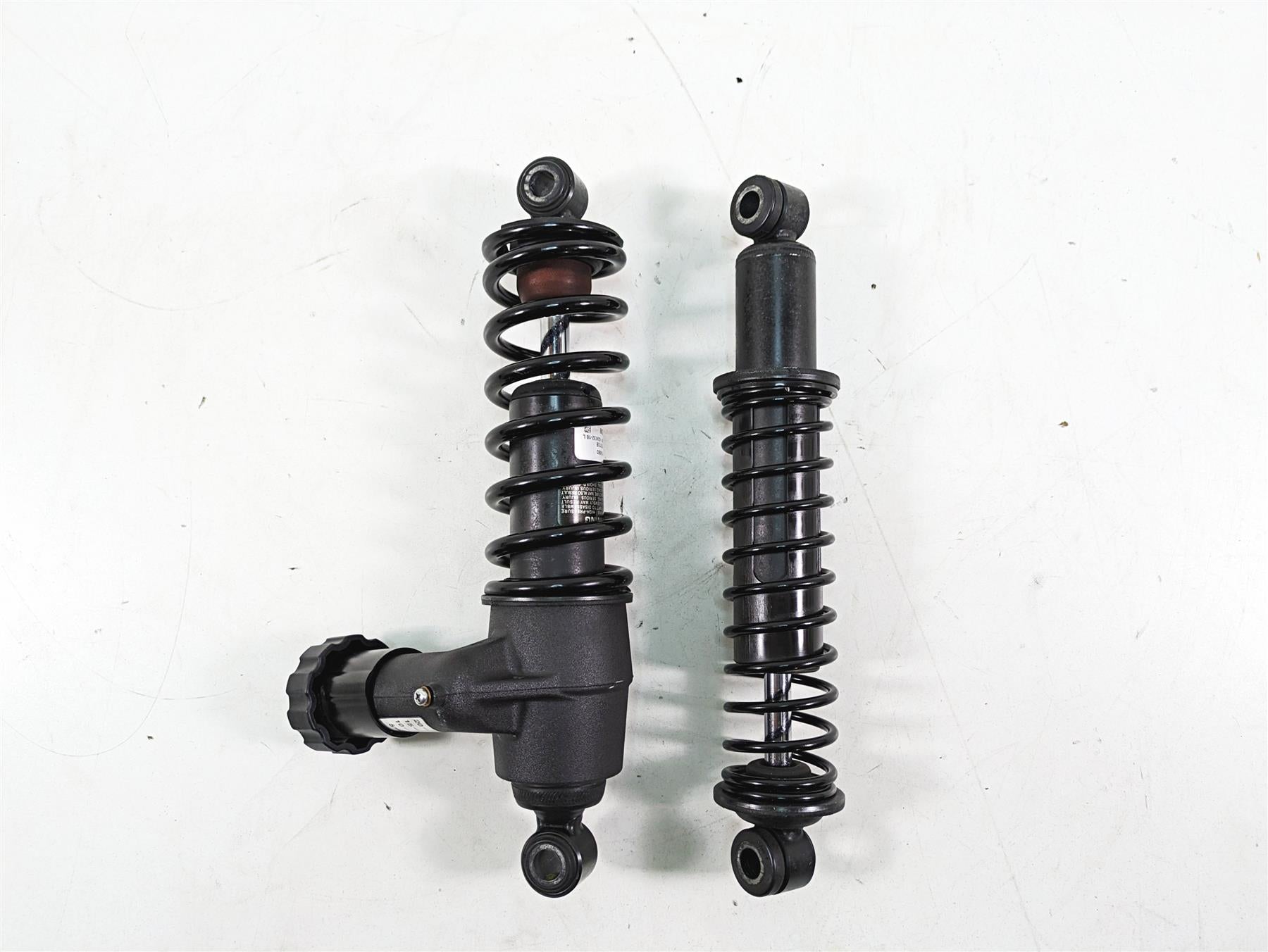 2019 Harley Touring FLHX Street Glide 12" Low Rear Adjustable Shocks 54000096 {{ shop.shopifyCountryName }} - Mototech271