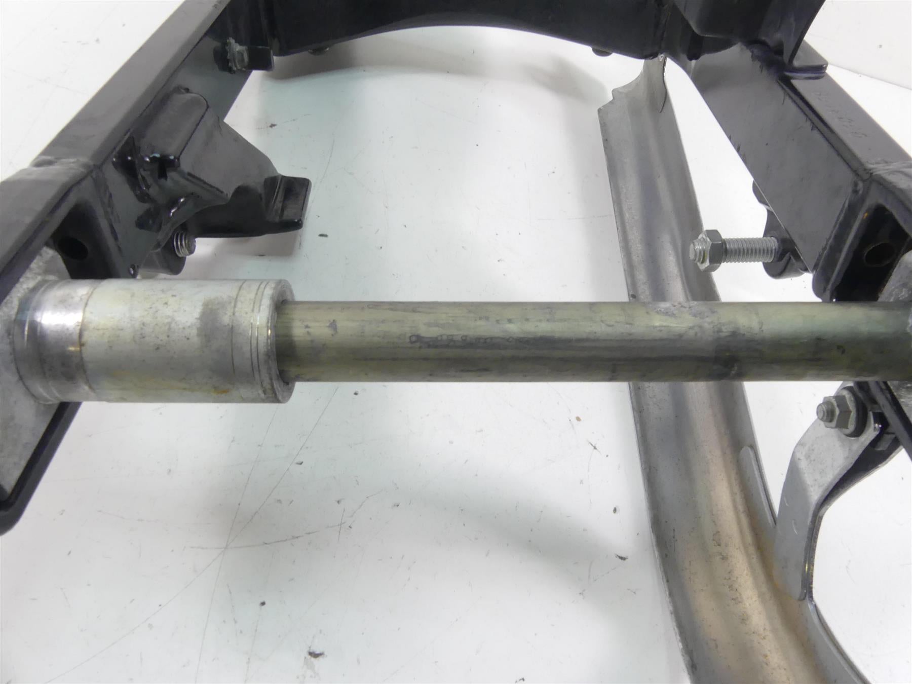 2015 Harley FXDF Dyna Fat Bob Rear Swingarm Swing Arm + Guards & Axle 47820-10 {{ shop.shopifyCountryName }} - Mototech271
