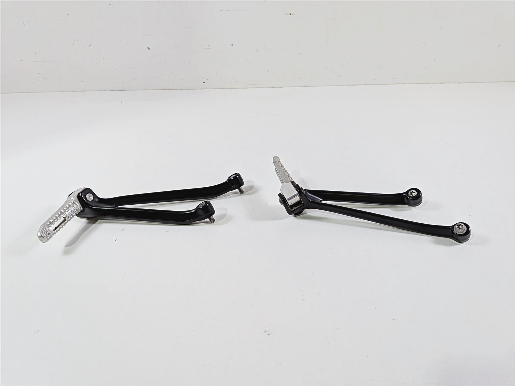 2014 BMW S1000RR K46 Rear Passenger Foot Peg Rest Set 46718521680 46718521681 {{ shop.shopifyCountryName }} - Mototech271