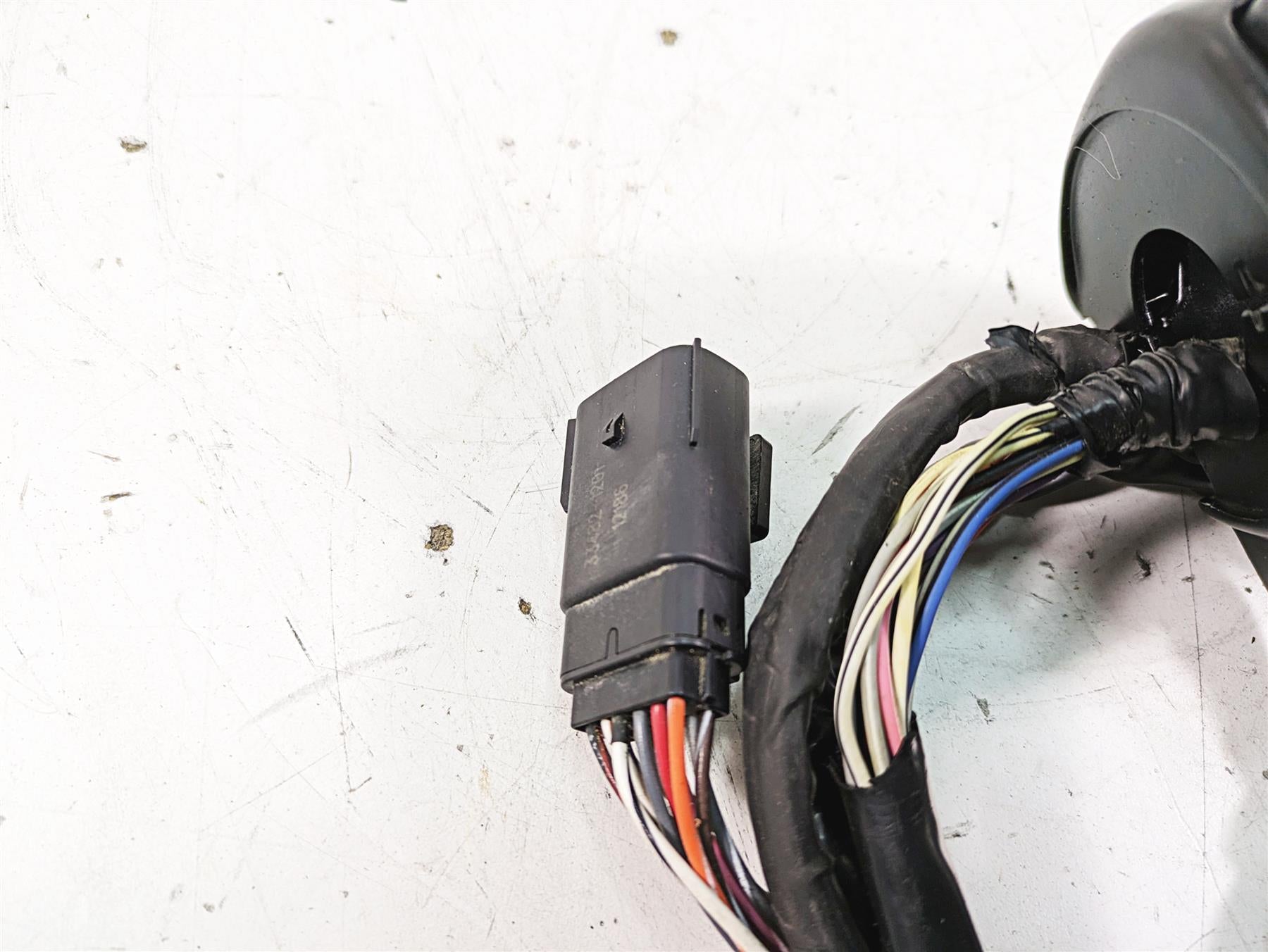 2013 Harley Touring FLHX Street Glide Right Hand Control Switch - Read 71684-06A {{ shop.shopifyCountryName }} - Mototech271