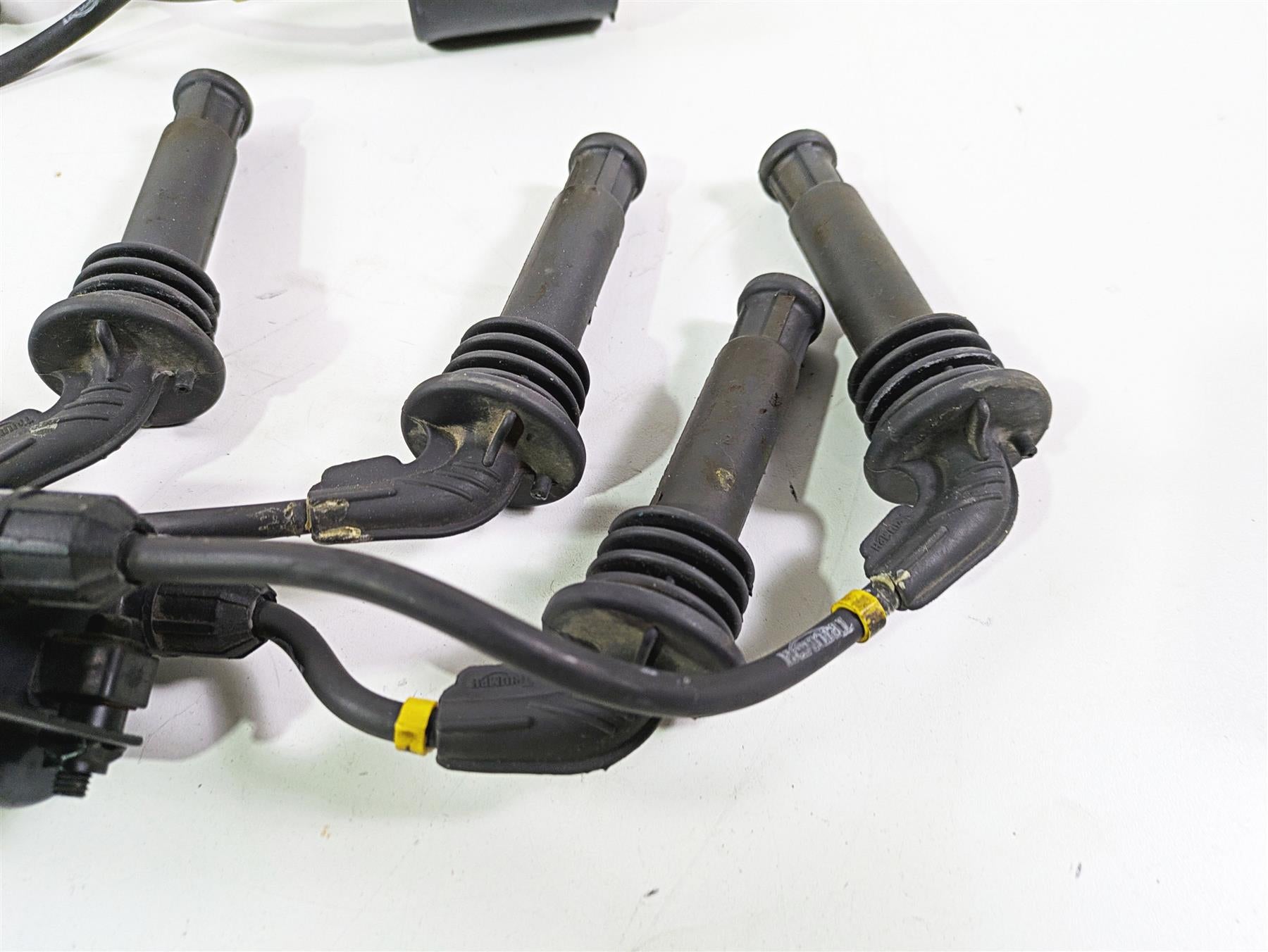 2006 Triumph Rocket 3 Ignition Coil Wiring Plug Set - Tested T1290101 {{ shop.shopifyCountryName }} - Mototech271