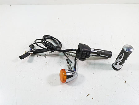 2009 Harley FXCWC Softail Rocker C Right Control Switch Blinker - Read 71684-06A {{ shop.shopifyCountryName }} - Mototech271