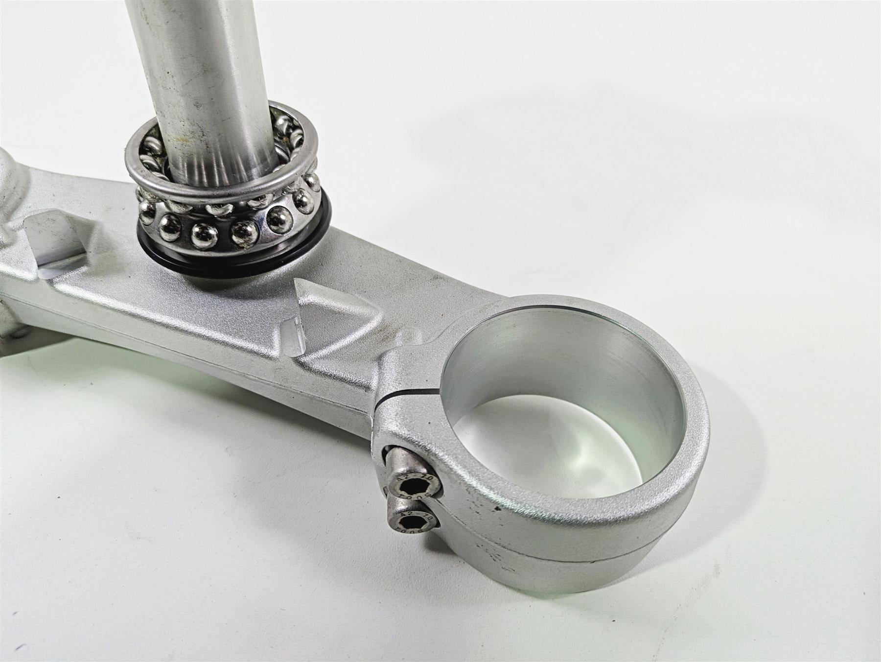 2024 Triumph Tiger 900 GT Lower Upper Triple Tree Steering Clamp Stem T2042968 {{ shop.shopifyCountryName }} - Mototech271