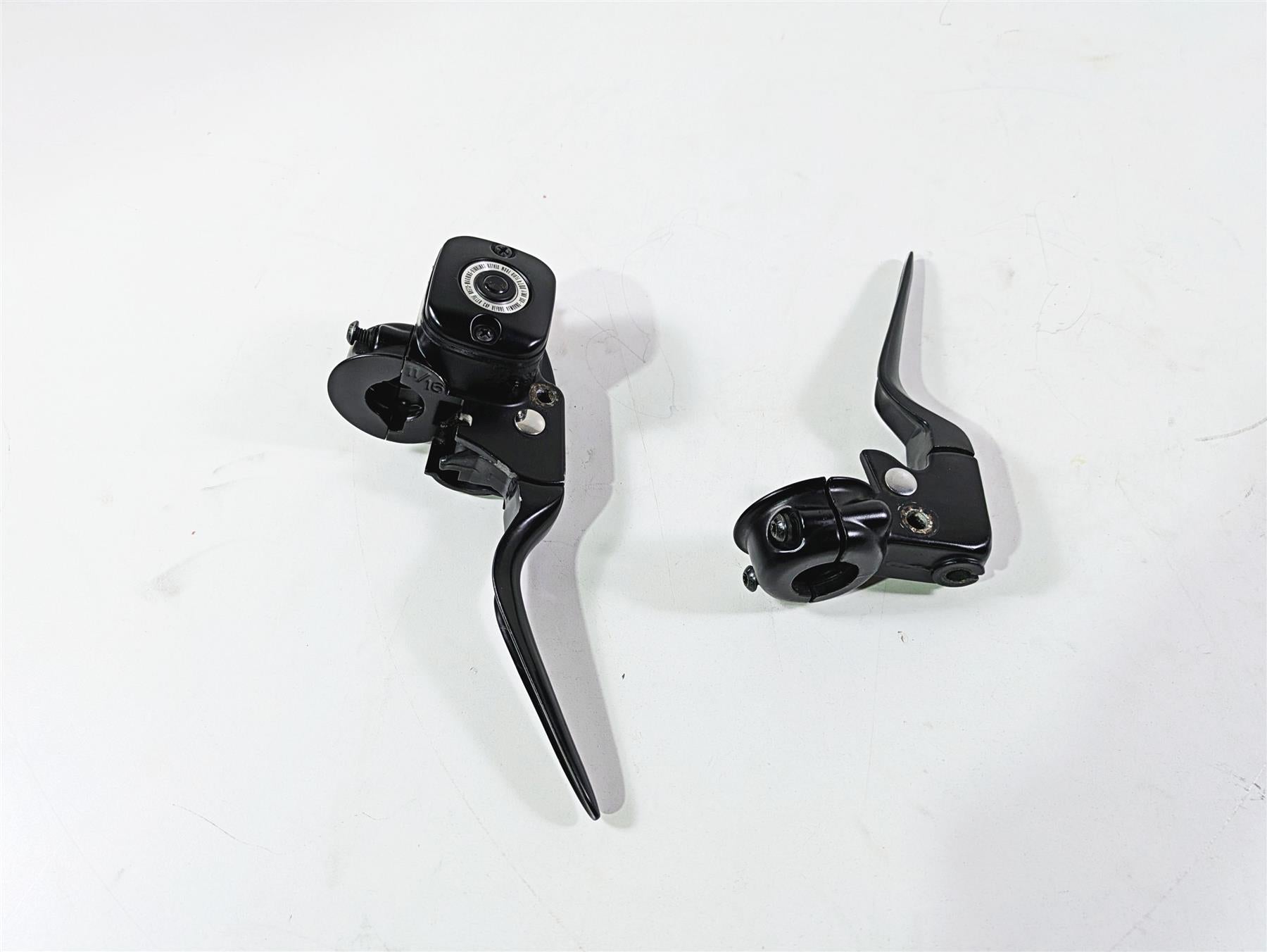 2014 Harley FXDL Dyna Low Rider Front Brake Master Cylinder 11/16" Set 45170-08F {{ shop.shopifyCountryName }} - Mototech271
