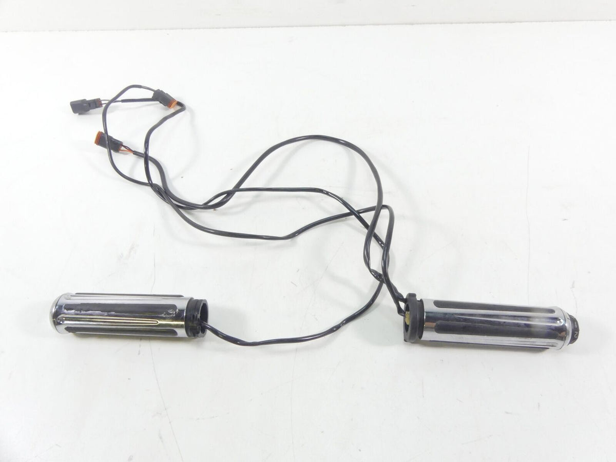 2006 Harley Touring FLHTCU SE CVO Heated Hand Throttle Grip Set 56847-06 {{ shop.shopifyCountryName }} - Mototech271