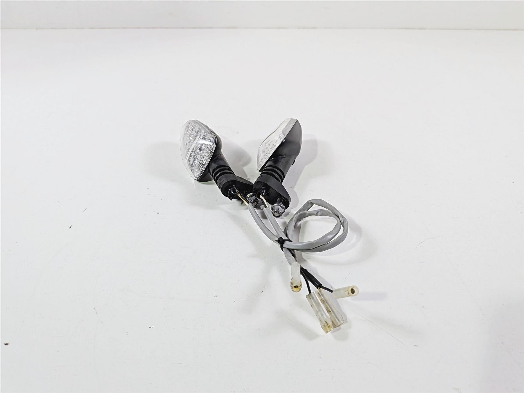 2022 Triumph Tiger 900 GT Pro Rear Led Blinker Turn Signal Set T2707333 {{ shop.shopifyCountryName }} - Mototech271