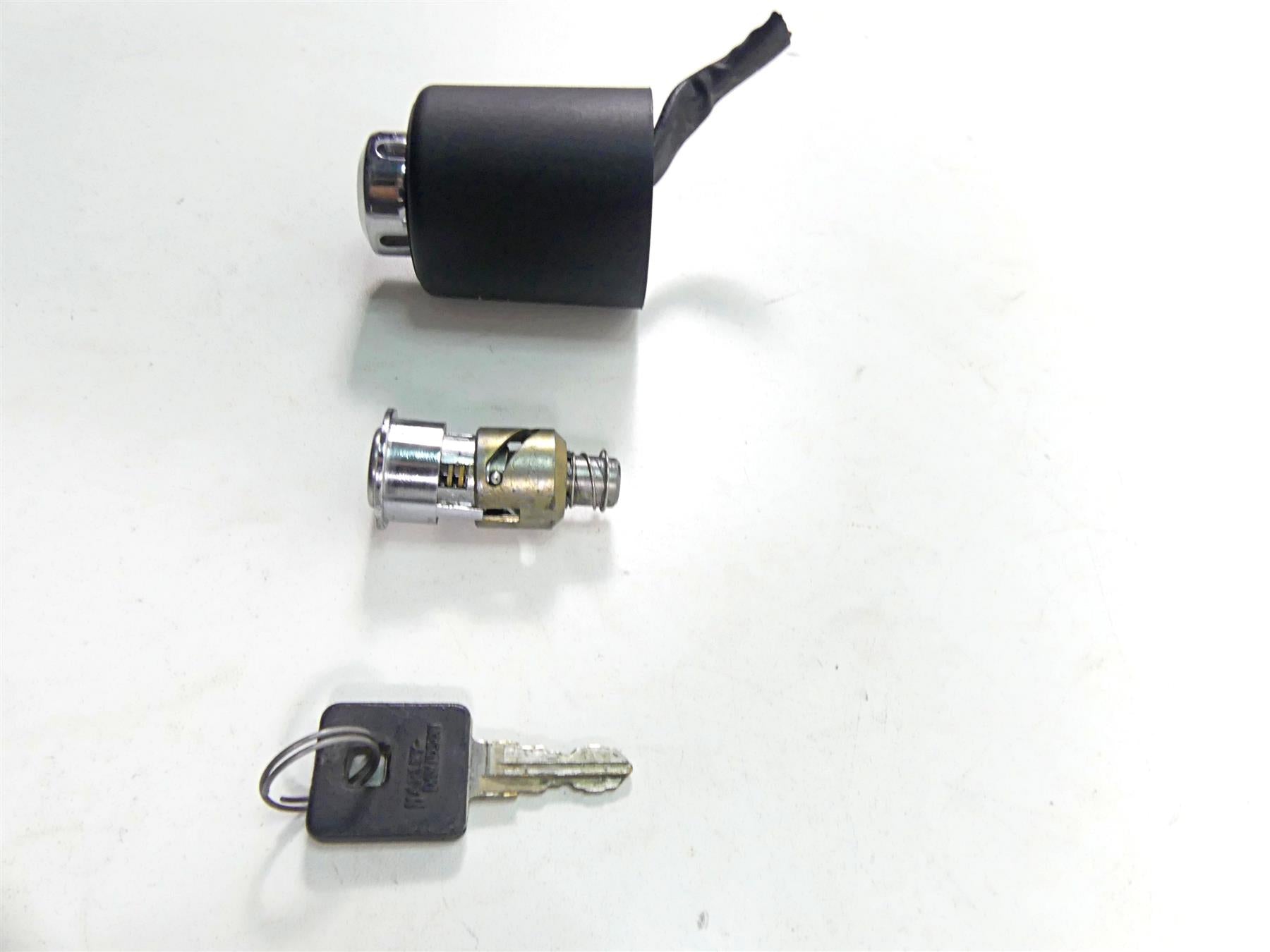 2009 Harley XR1200 Sportster Ignition Switch Steering Lock Key Set 48154-05 {{ shop.shopifyCountryName }} - Mototech271