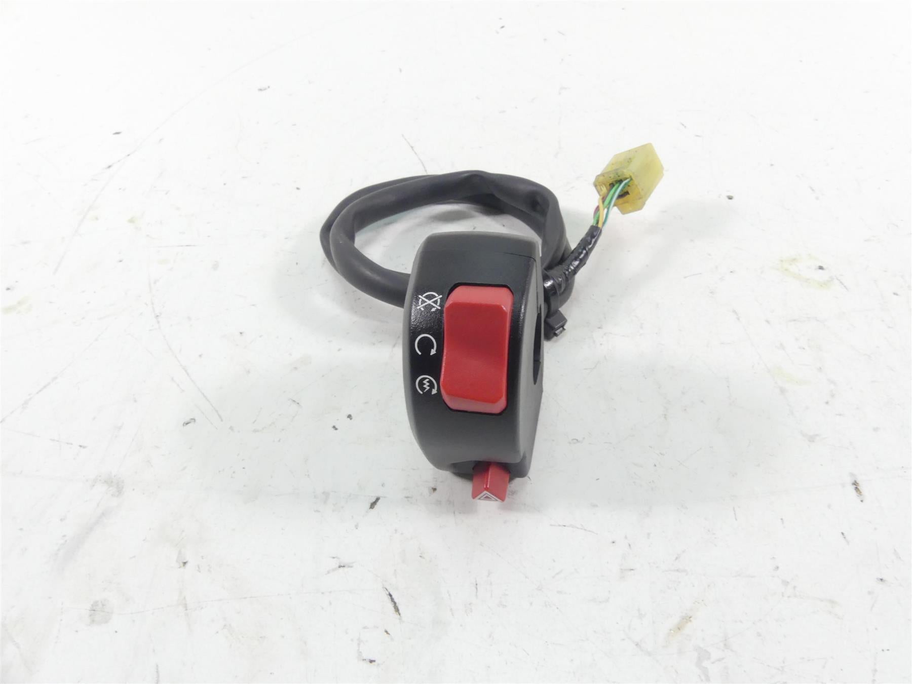 2017 Triumph Thruxton 1200 R Right Hand Start Kill Control Switch T2043529 {{ shop.shopifyCountryName }} - Mototech271