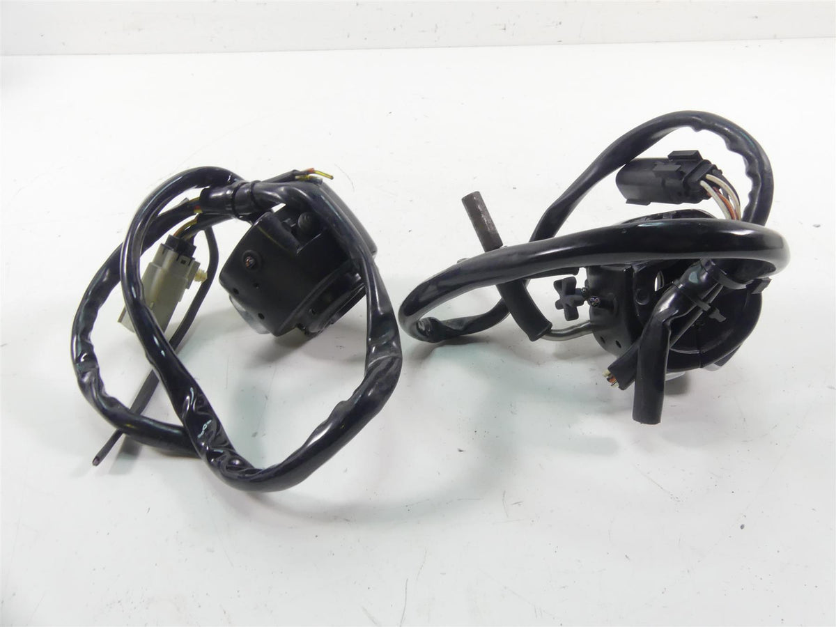 2008 Harley FXCWC Softail Rocker C Left Right Hand Control Switch Set 71682-06A {{ shop.shopifyCountryName }} - Mototech271