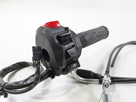 2024 Suzuki GSXR 600 Right Hand Control Switch & Throttle Grip 37200-47H30 {{ shop.shopifyCountryName }} - Mototech271
