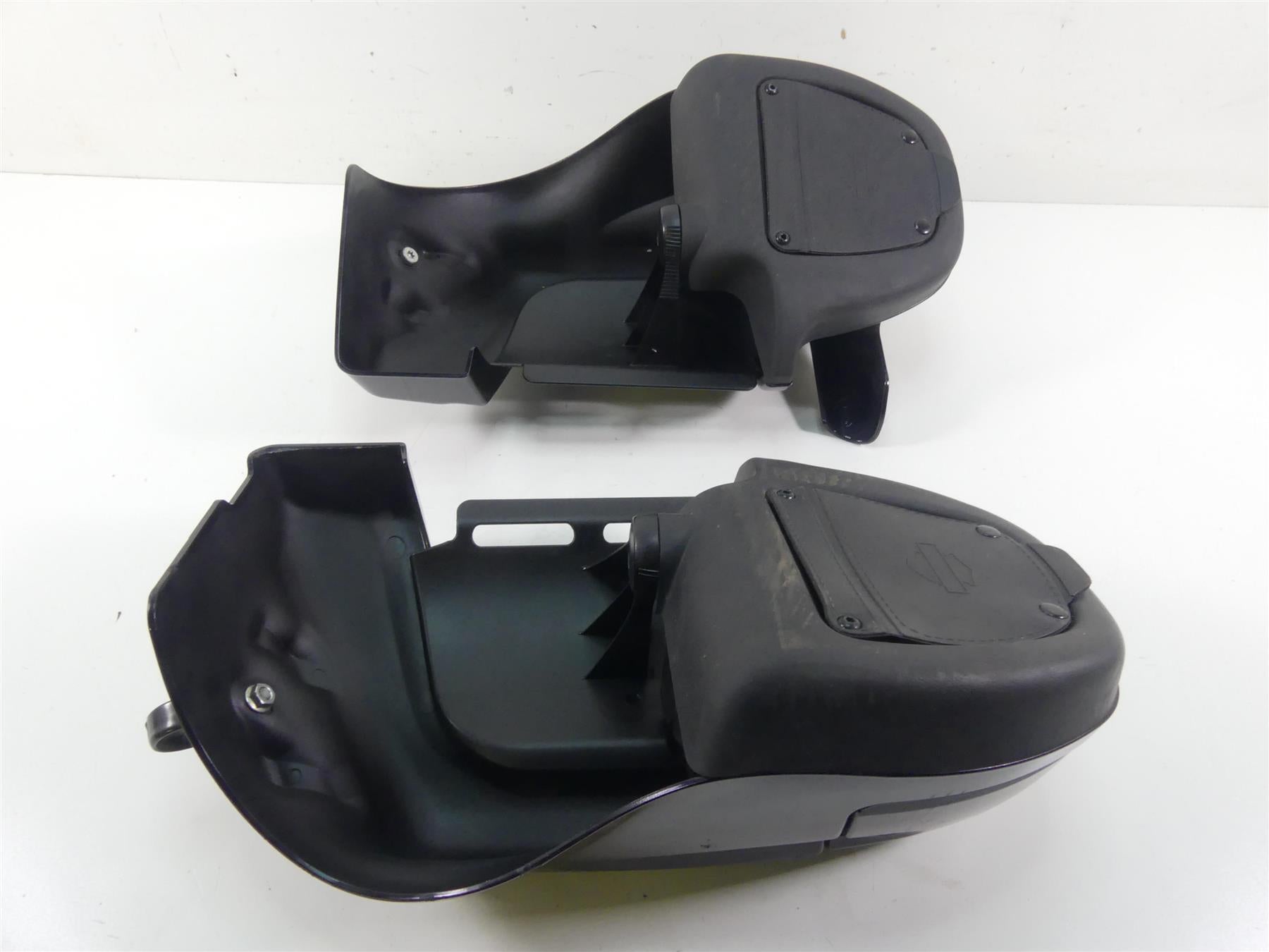 2009 Harley FLHTCU SE4 CVO E-Glide Lower Leg Fairing Storage Cover Set 58816-05A {{ shop.shopifyCountryName }} - Mototech271