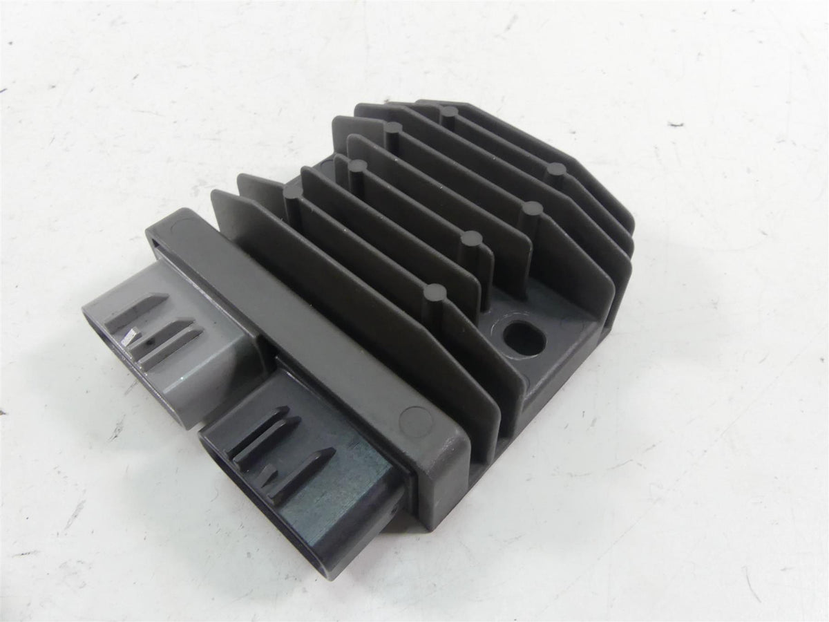 2017 Triumph Thruxton 1200 R Rectifier Voltage Regulator FH020AA T1300679 {{ shop.shopifyCountryName }} - Mototech271