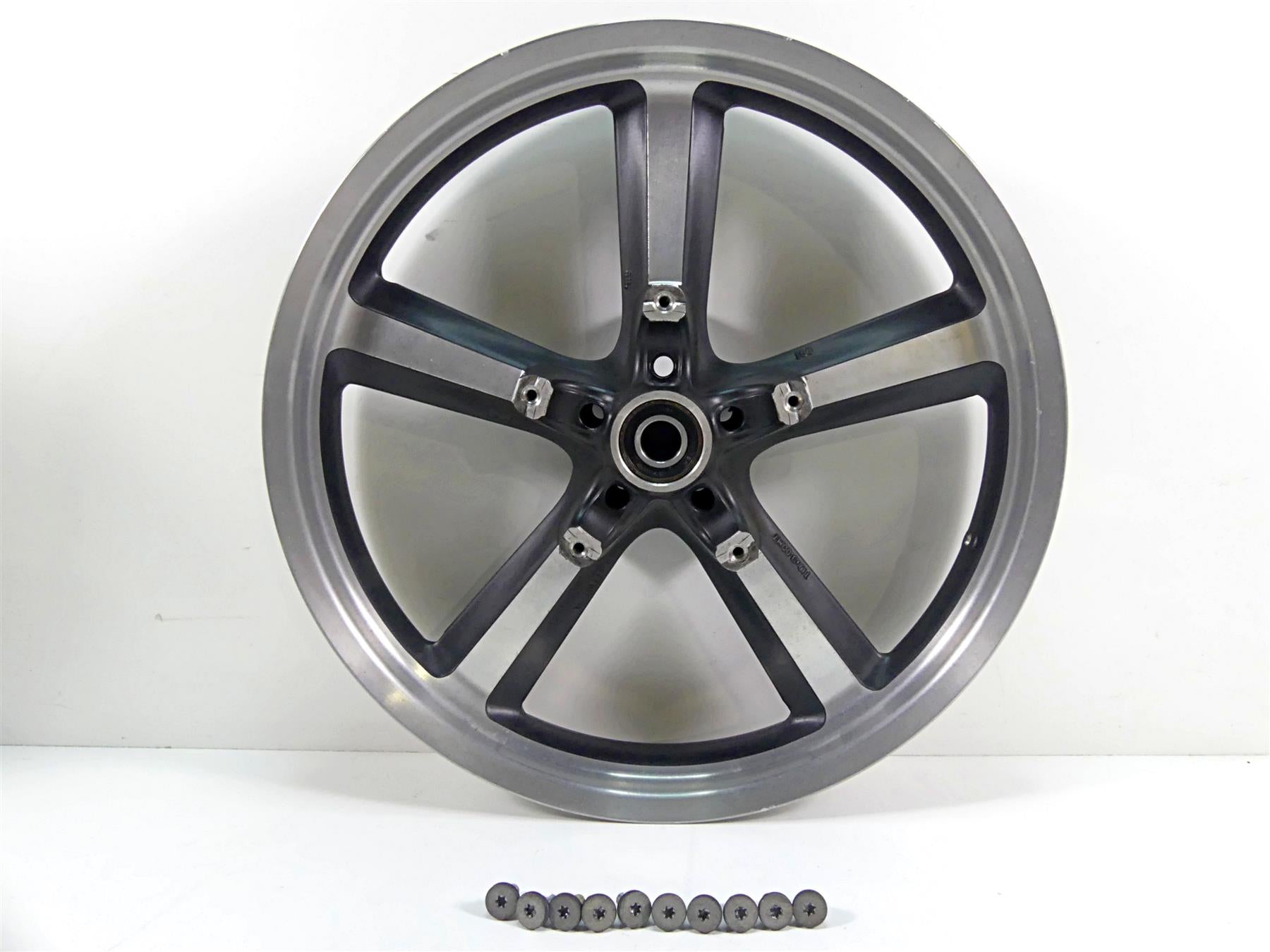 2013 Harley VRSCF Muscle Vrod Straight 19x3 Front Wheel Rim 41670-09 {{ shop.shopifyCountryName }} - Mototech271