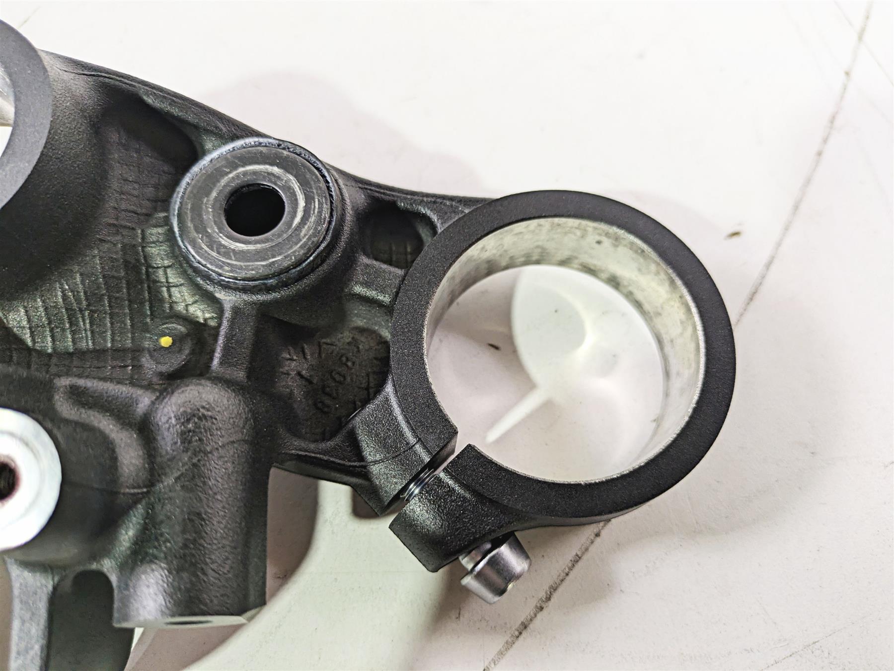 2022 Kawasaki ZR900RS Cafe Upper Triple Tree Steering Clamp 44039-0182-18R {{ shop.shopifyCountryName }} - Mototech271