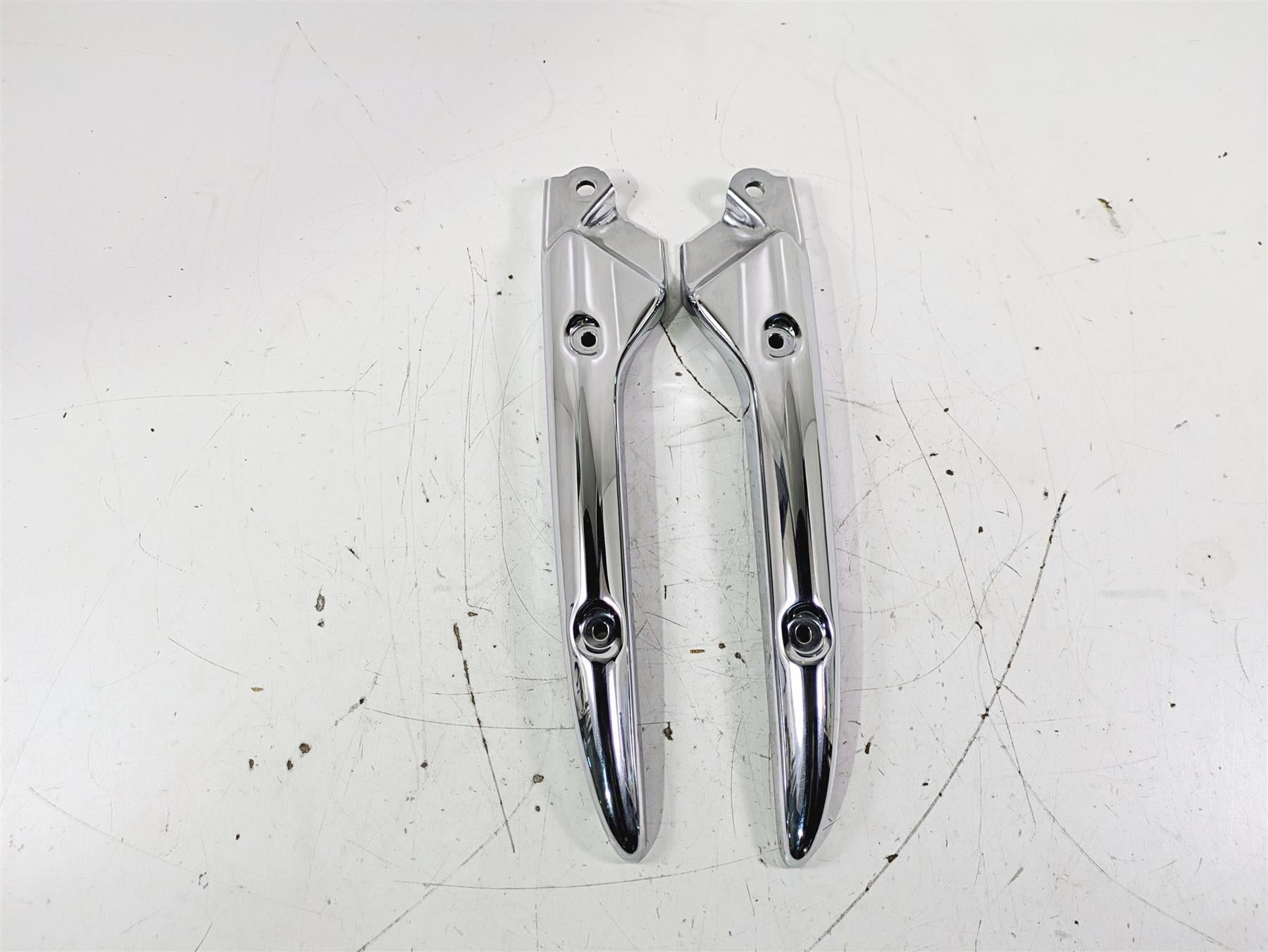 2002 Honda GL1500 CD Valkyrie Deluxe Rear Fender Struts Braces Set 77330-MZ0-A40 {{ shop.shopifyCountryName }} - Mototech271