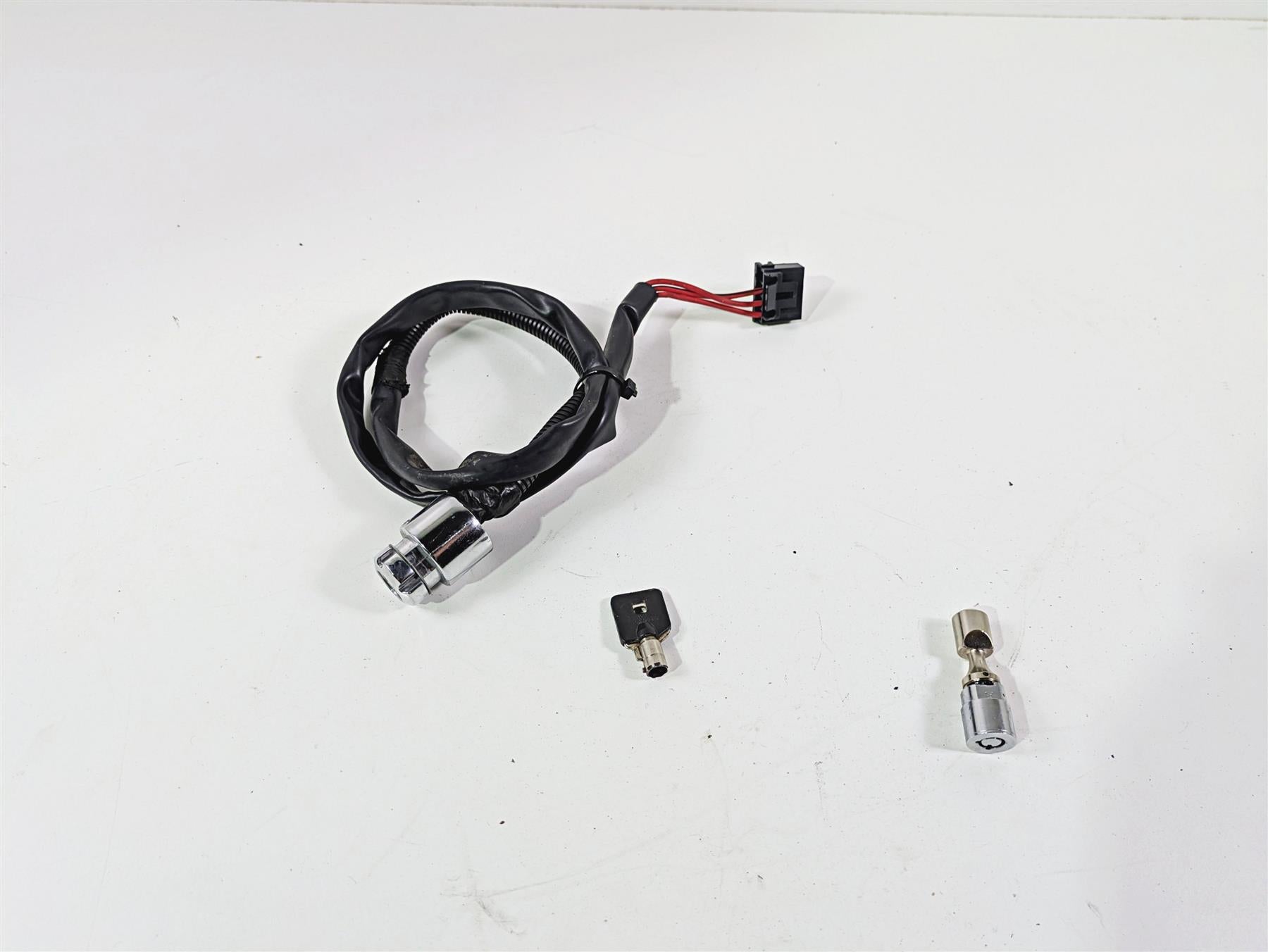 2008 Harley FXCWC Softail Rocker Ignition Switch Key Lock Set - Read 71792-08