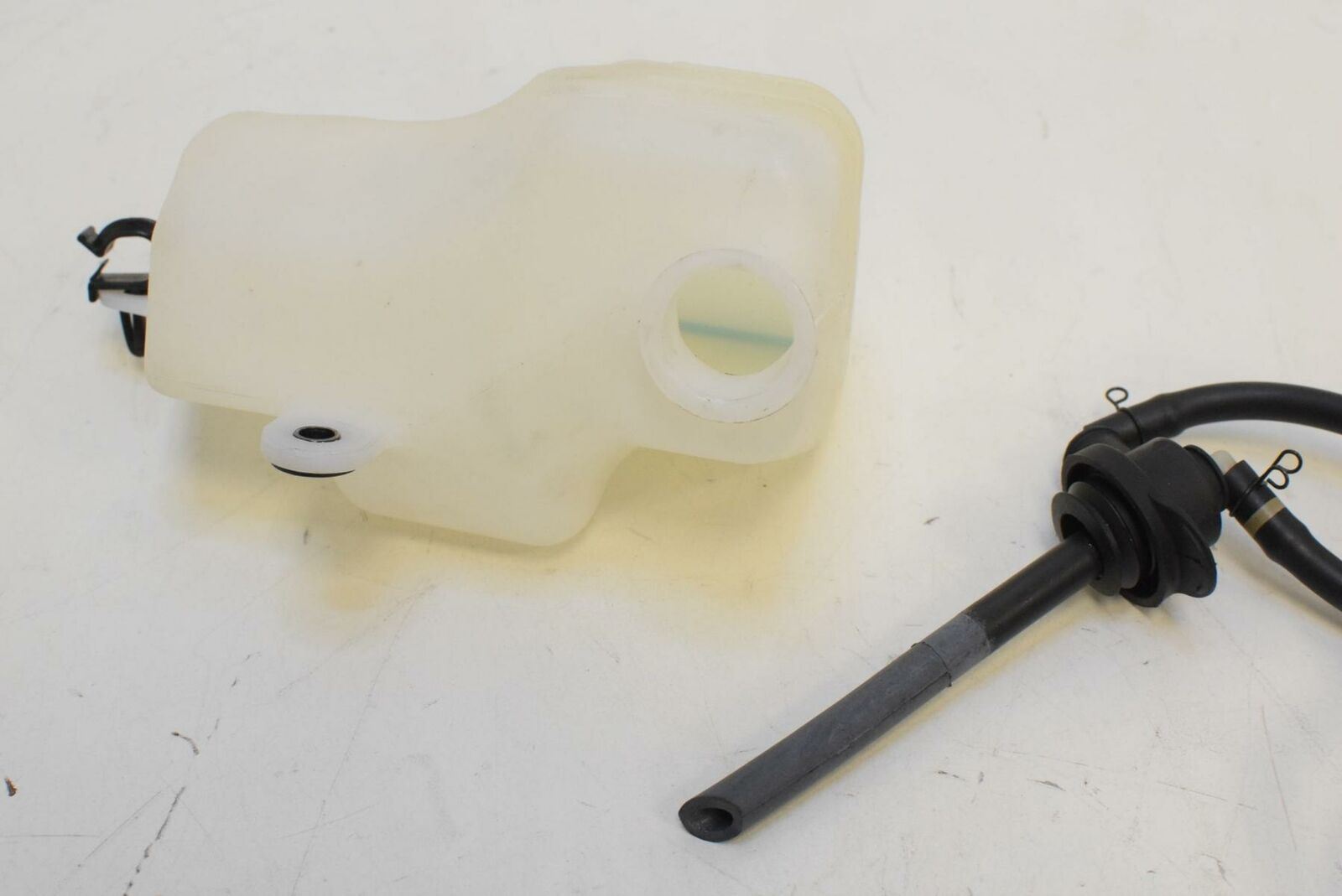 2018 Yamaha XT1200 Z Super Tenere Radiator Water Coolant Reservoir 23P-21871-00 {{ shop.shopifyCountryName }} - Mototech271