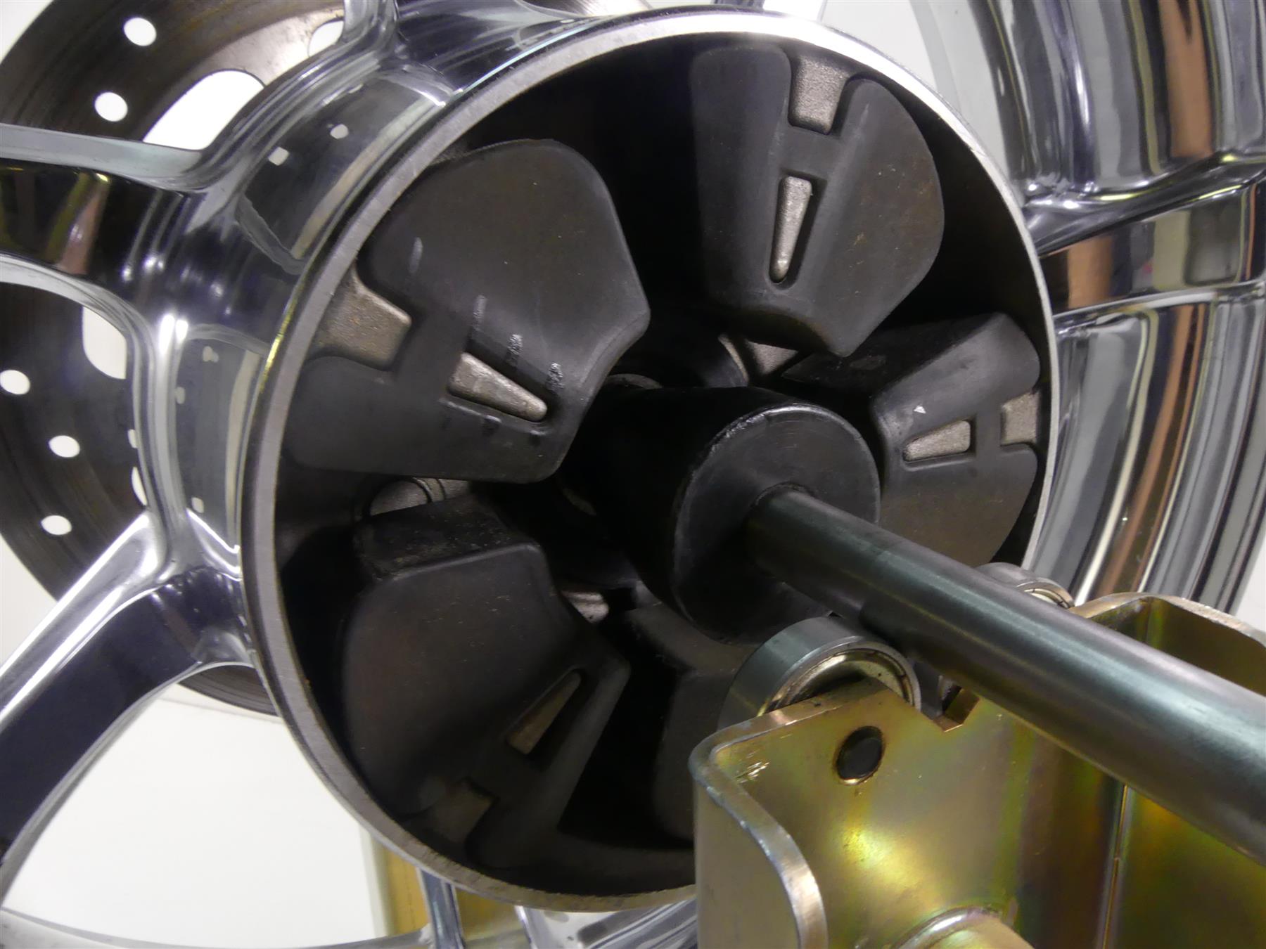 2010 Harley Touring FLHX Street Glide Rear Agitator CVO 18x5 Chrome Wheel Rim {{ shop.shopifyCountryName }} - Mototech271