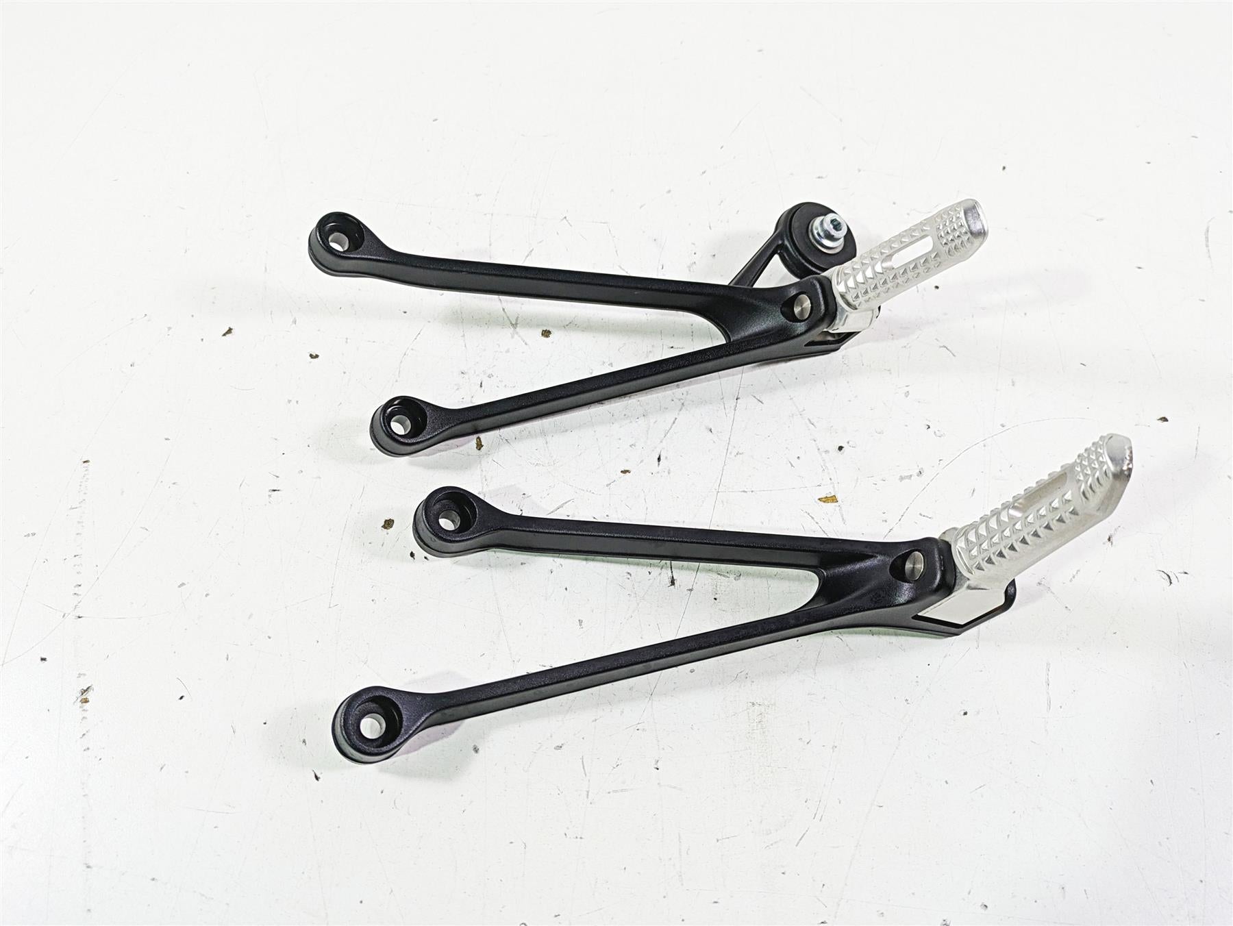 2017 BMW S1000R K47 Rear Footpeg Foot Peg Rest Set 46718542025 46718542400 {{ shop.shopifyCountryName }} - Mototech271