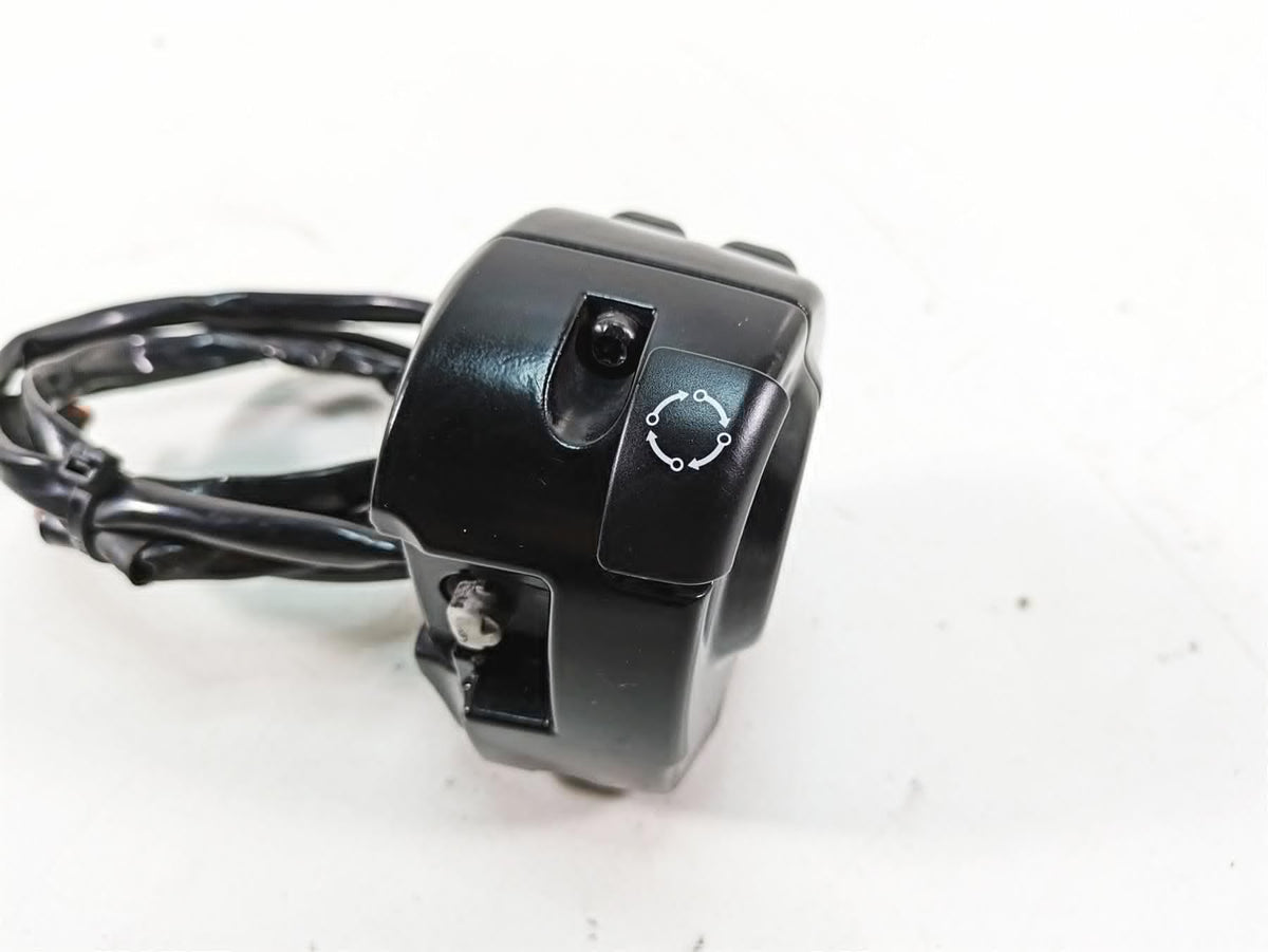 2019 Harley Touring FLHX Street Glide Left Hand Control Switch 71500128B {{ shop.shopifyCountryName }} - Mototech271