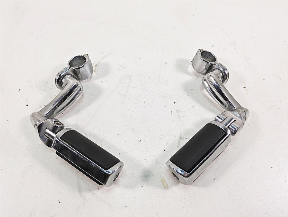 2006 Harley Touring FLHTCUI Electra Glide Highway Footpeg Willi G Skull 50370-04 {{ shop.shopifyCountryName }} - Mototech271