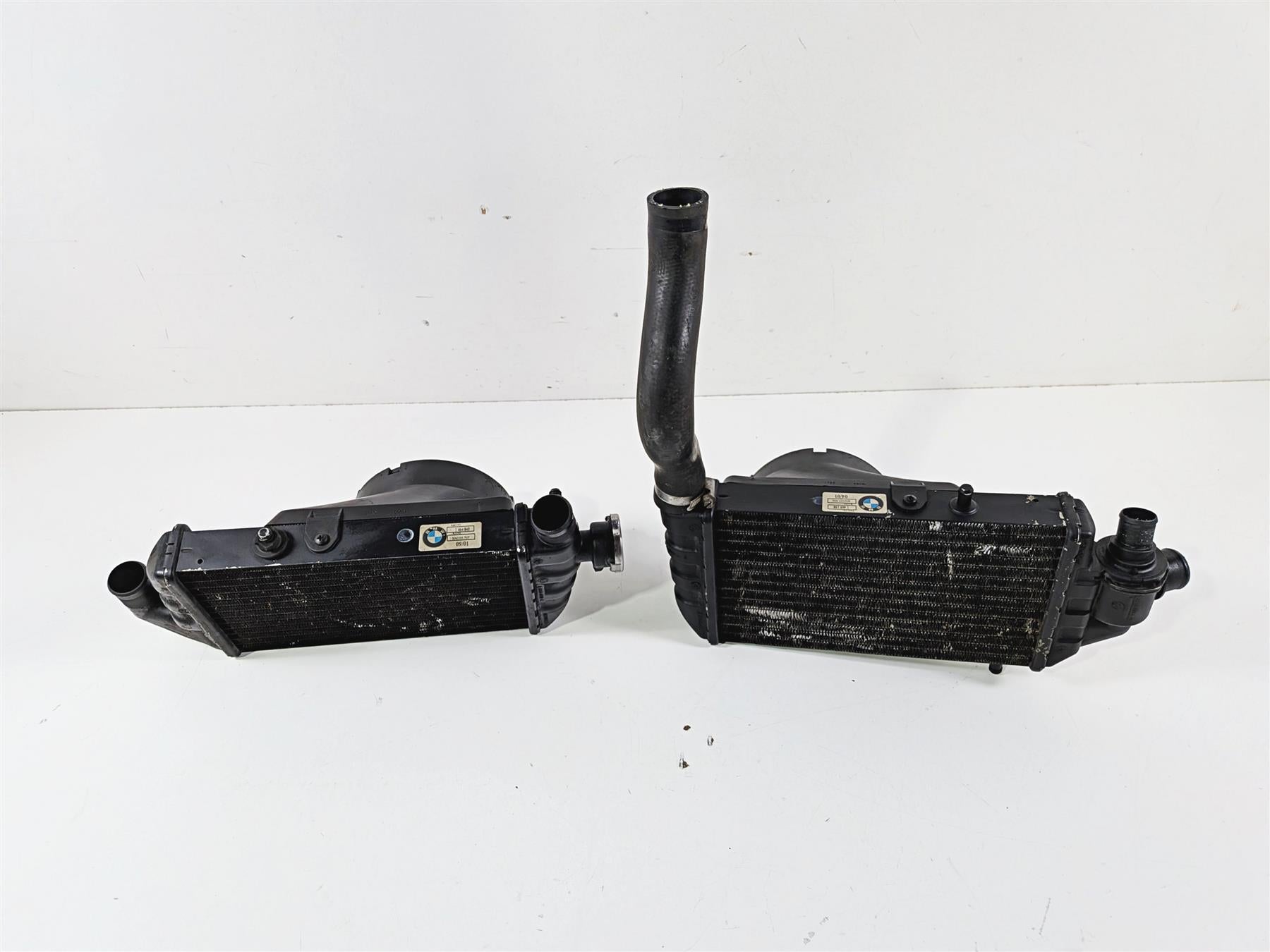 2002 BMW K1200LT 89V3 Left Right Radiator & Fans Set 17111464875 17111465160 {{ shop.shopifyCountryName }} - Mototech271