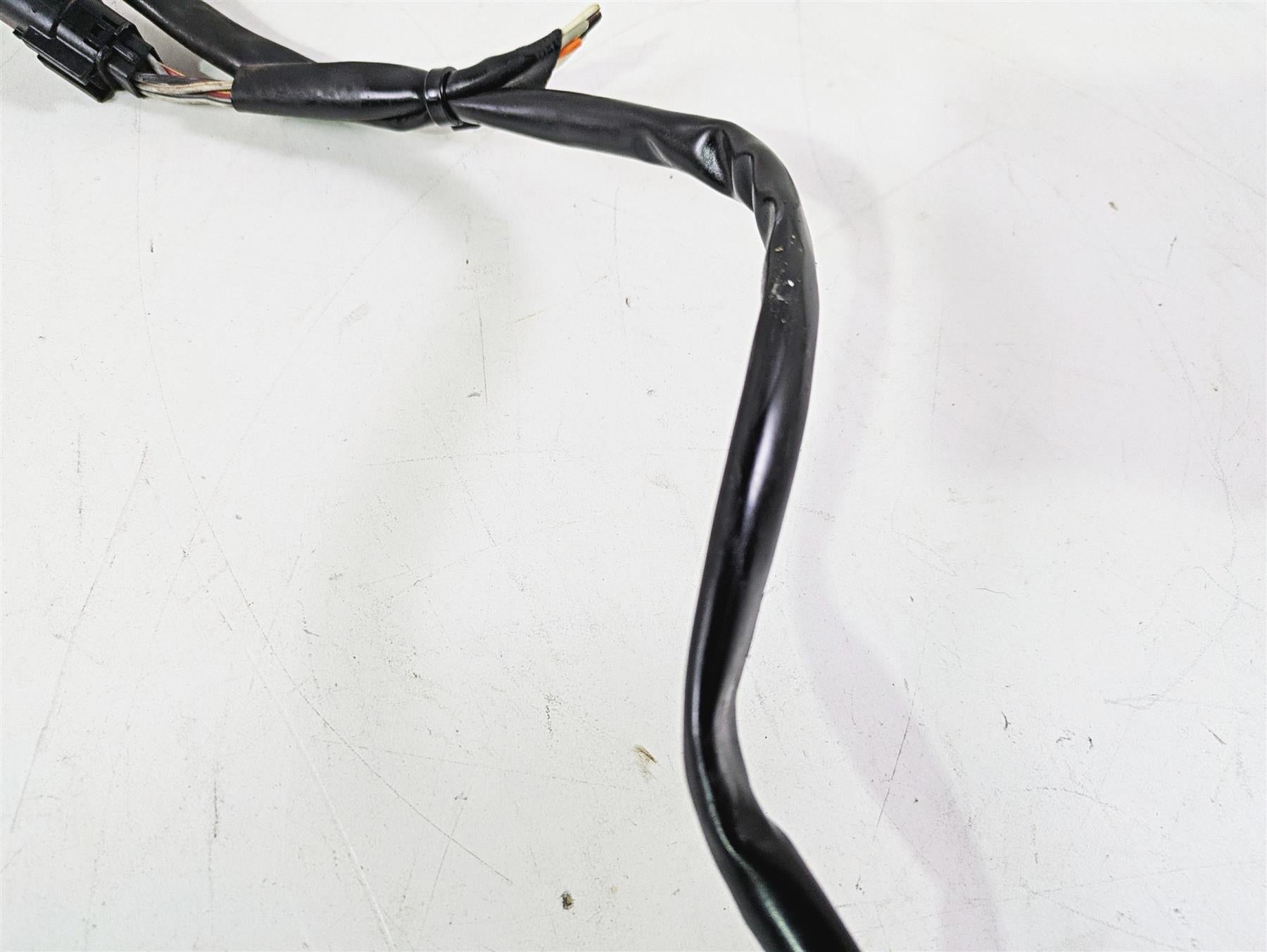 2013 Harley VRSCF Muscle Rod Right Hand Control Switch - Read 71684-06A {{ shop.shopifyCountryName }} - Mototech271