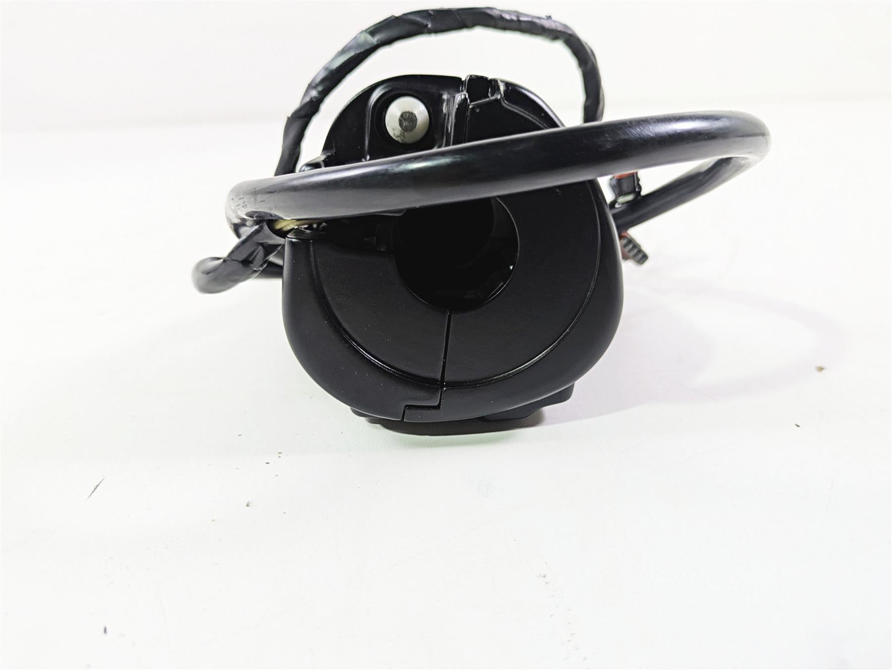 2020 Harley Softail FXST Standard Right Hand Control Switch - Extended 71500462 {{ shop.shopifyCountryName }} - Mototech271