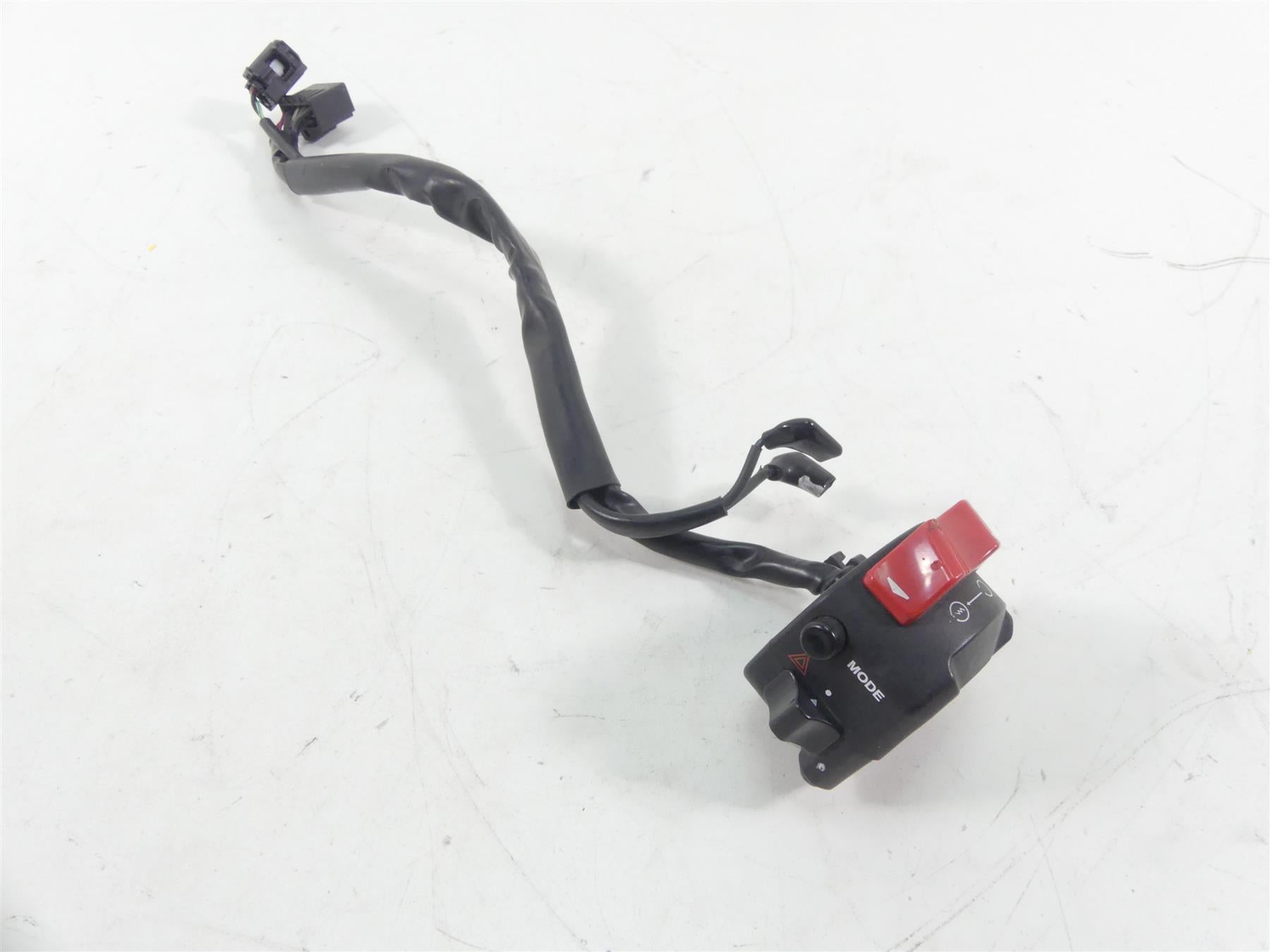 2015 Yamaha MT09 FZ09 Right Hand Start Kill Control Switch 1RC-83963-00-00 {{ shop.shopifyCountryName }} - Mototech271