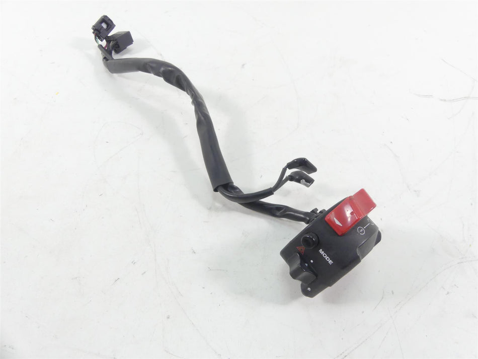 2015 Yamaha MT09 FZ09 Right Hand Start Kill Control Switch 1RC-83963-00-00 {{ shop.shopifyCountryName }} - Mototech271