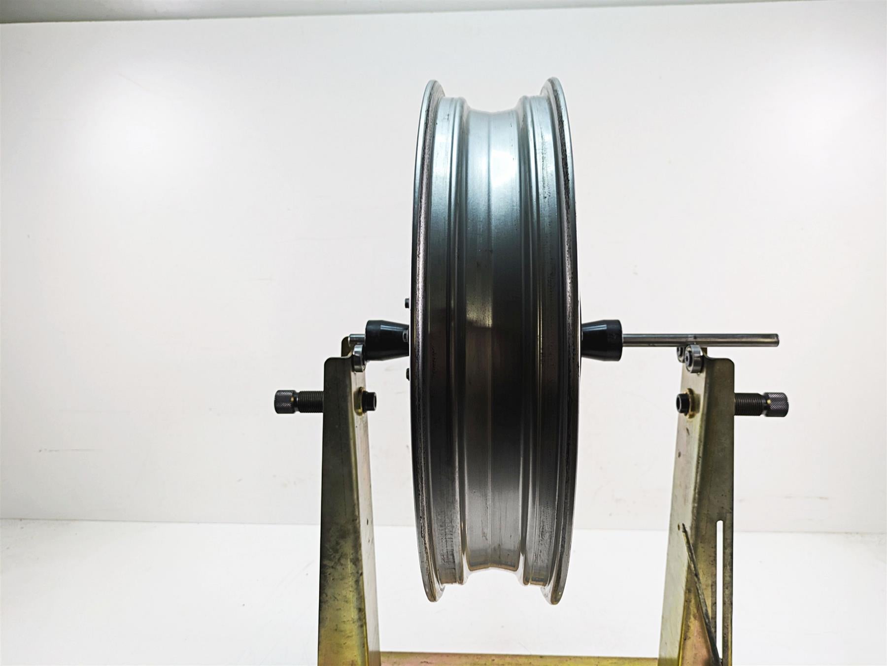 2014 Moto Guzzi California 1400 T 18x3.5 Front Wheel Rim 887362 {{ shop.shopifyCountryName }} - Mototech271