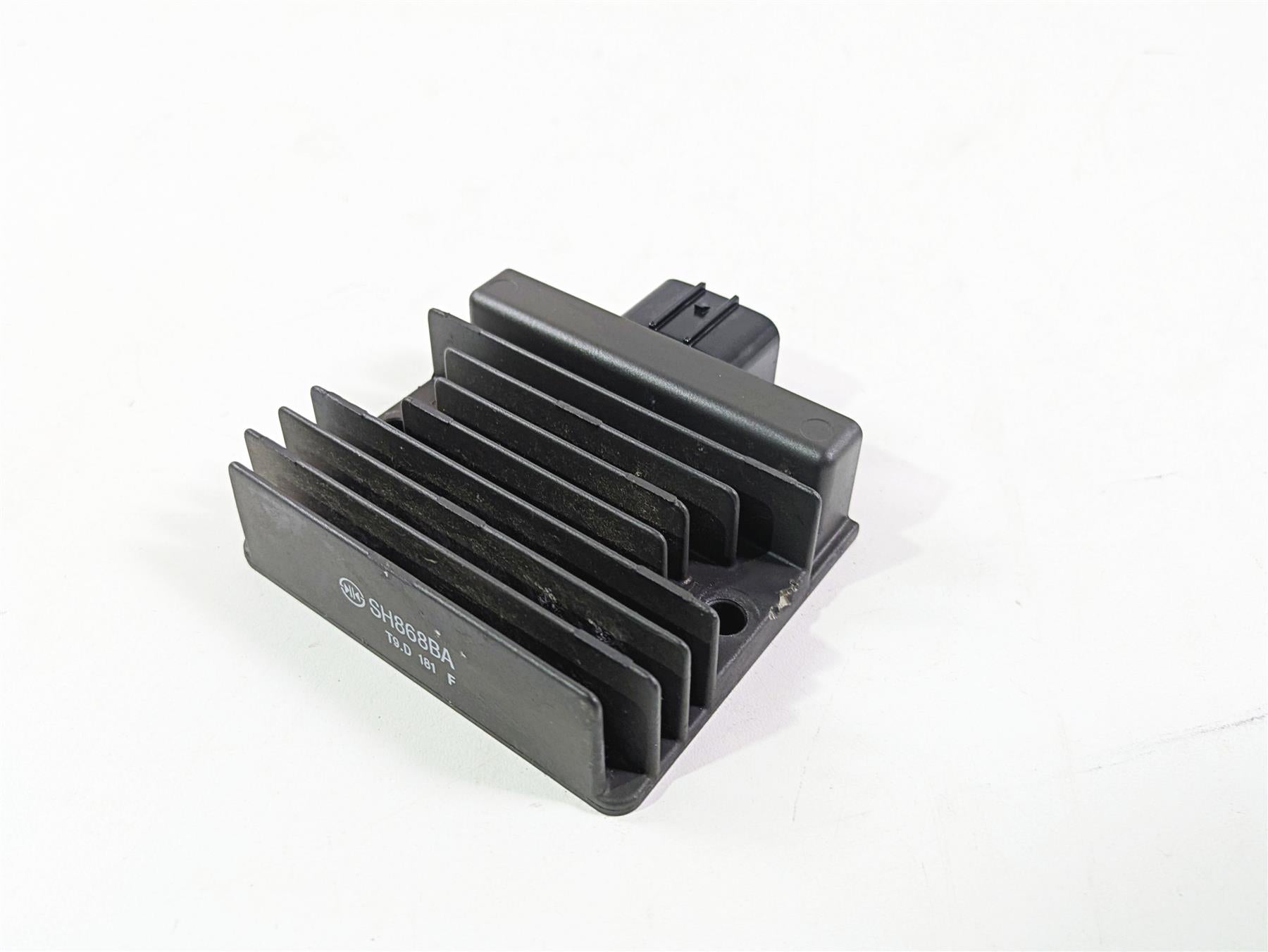 2020 Kawasaki Z900 ZR900 Rectifier Voltage Regulator SH868BA 21066-0753 {{ shop.shopifyCountryName }} - Mototech271