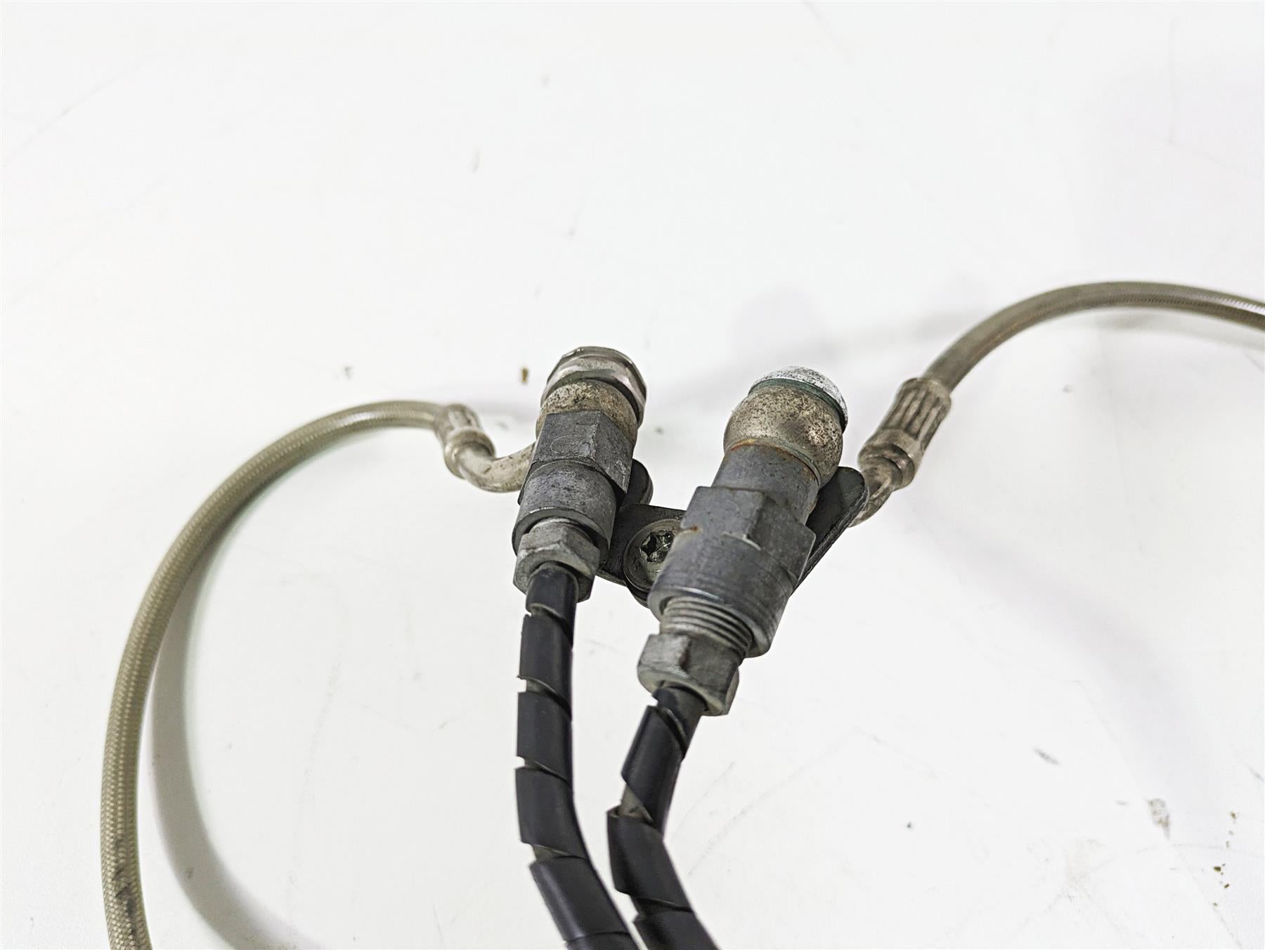 2004 BMW R1150GS R21 Front Abs Brake Line Hose Set 34322338180 {{ shop.shopifyCountryName }} - Mototech271
