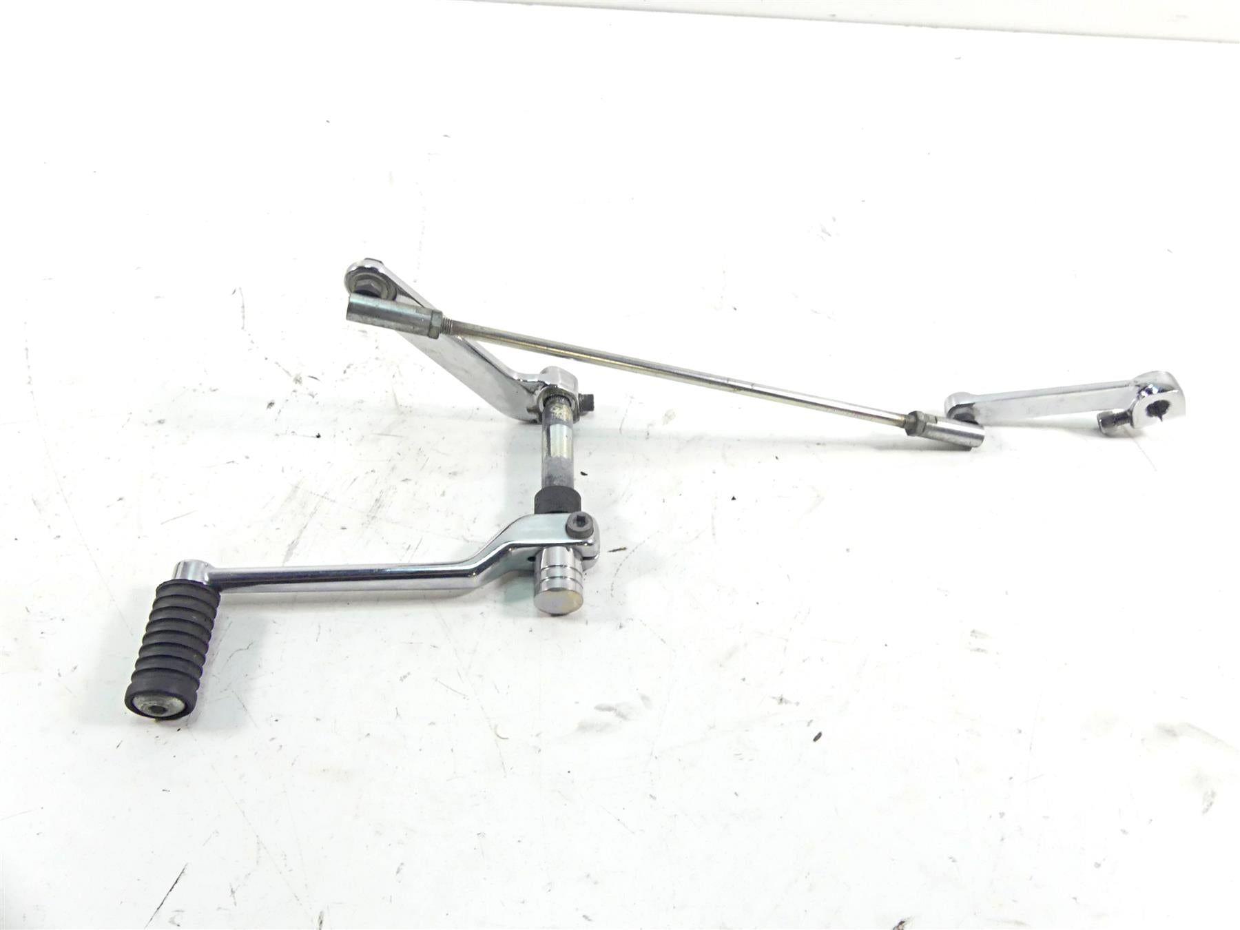 2011 Harley Touring FLTRX Road Glide Shift Lever Shift Pedals Links Set 33895-82 {{ shop.shopifyCountryName }} - Mototech271