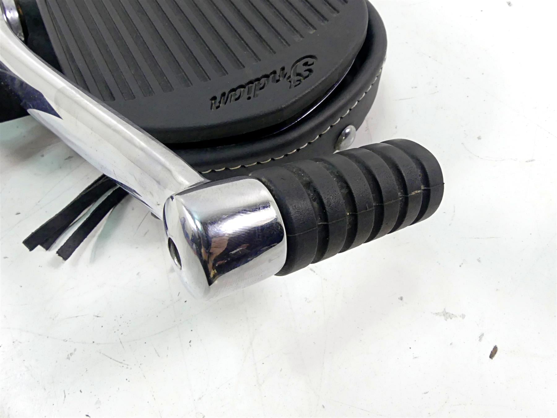 2019 Indian Chieftain Classic Left Floor Board + Shift Lever 1019309 5138405 {{ shop.shopifyCountryName }} - Mototech271