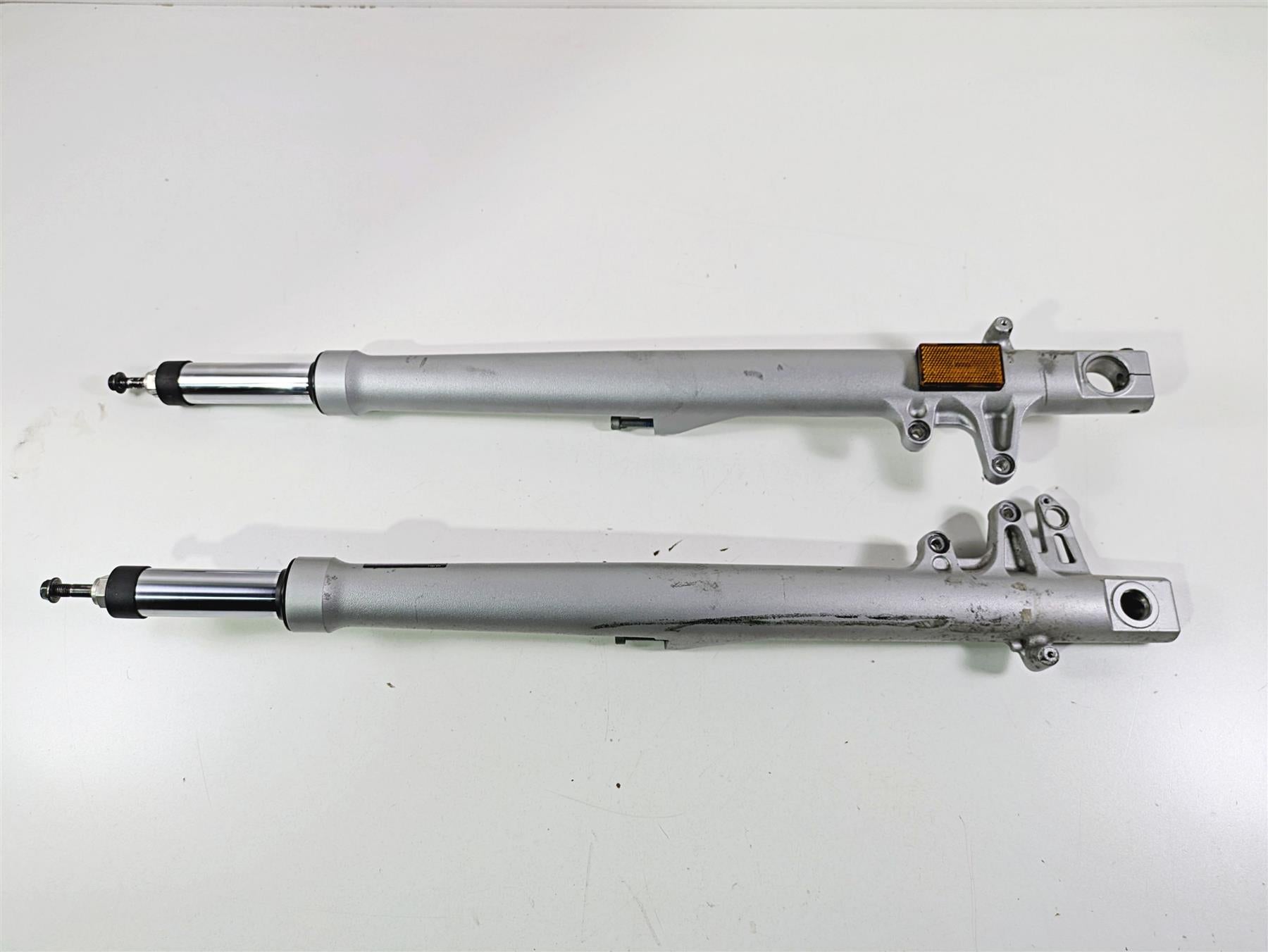 2009 BMW R1200RT K26 Straight Showa Front Fork Leg Set 31427698911 31427684312 | Mototech271