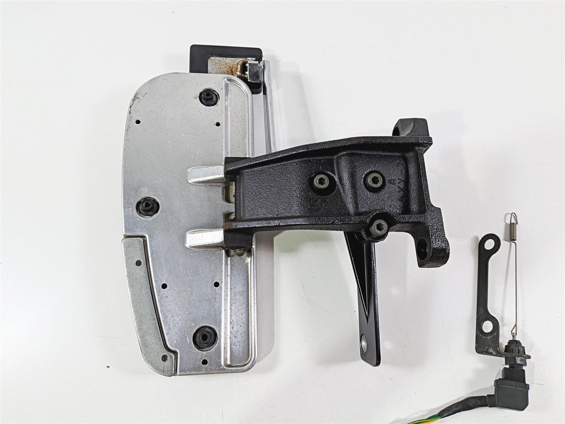 2006 Yamaha XVZ1300 Royal Star Right Floor Board & Brake Pedal 4XY-27420-10-00 {{ shop.shopifyCountryName }} - Mototech271