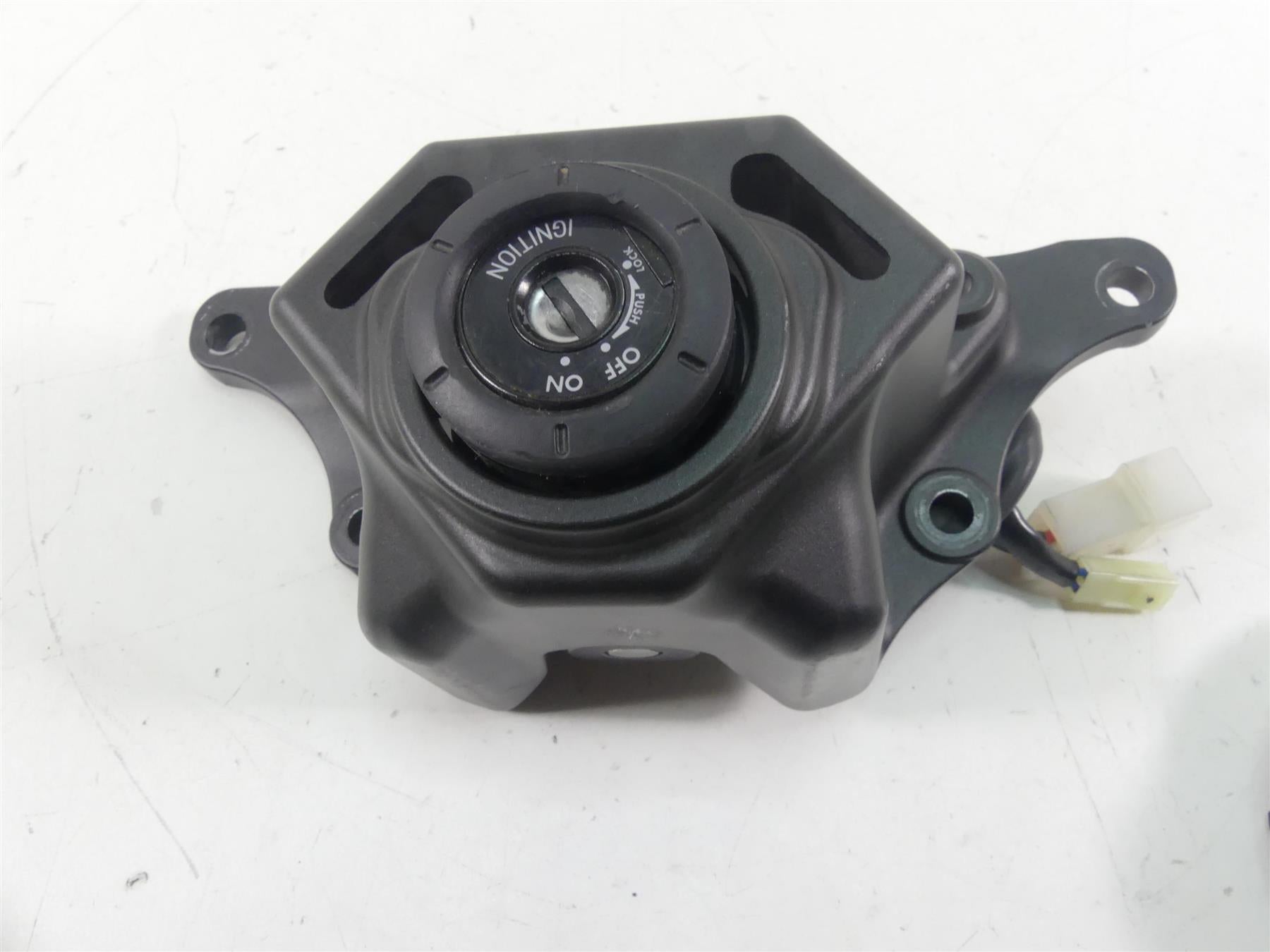 2022 Yamaha MT09 FZ09 Ignition Switch Key Lock Set B7N-82501-10-00