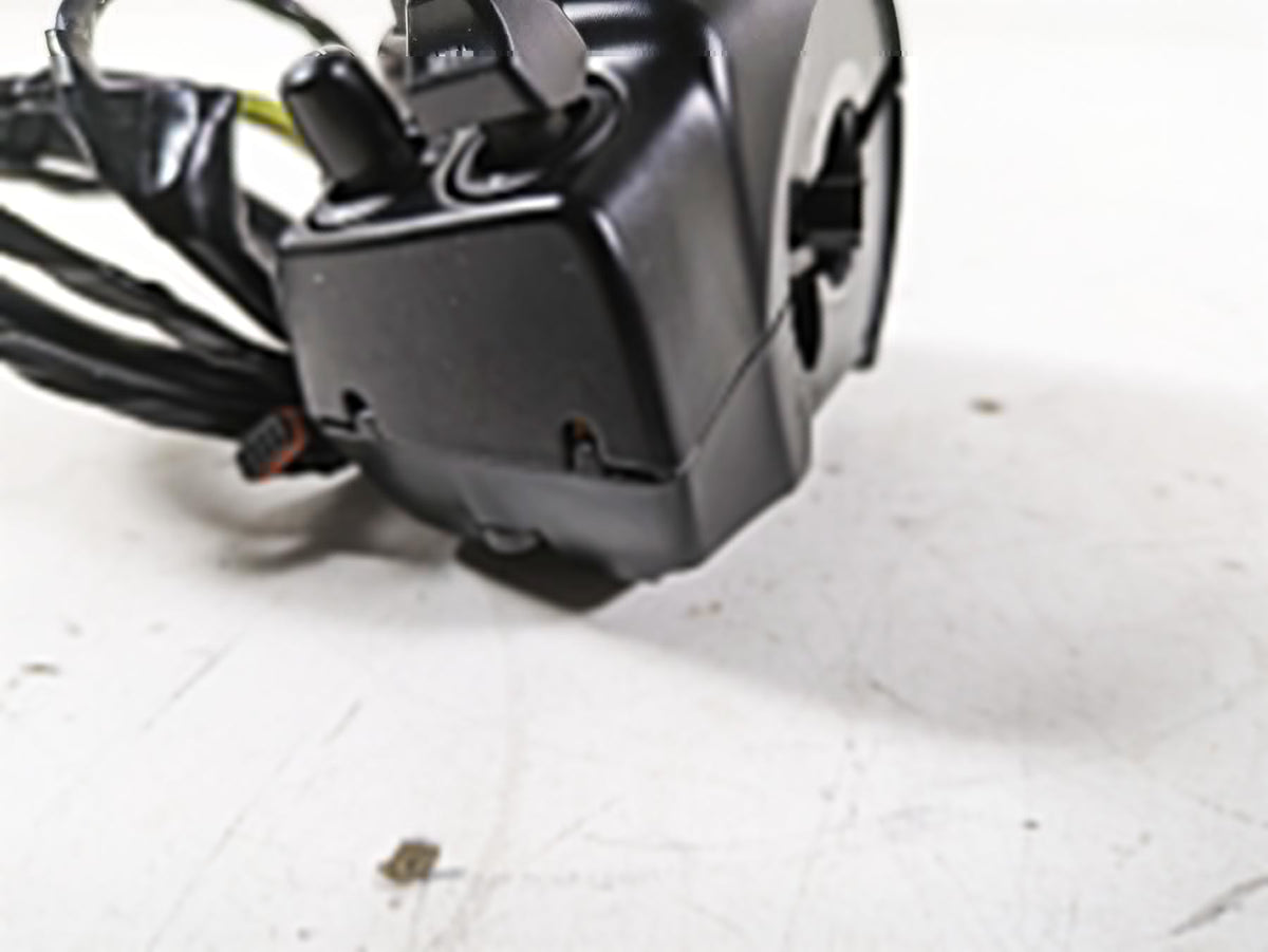 2015 Harley Touring FLHXS Street Glide Left Hand Cruise Control Switch 71500128B {{ shop.shopifyCountryName }} - Mototech271