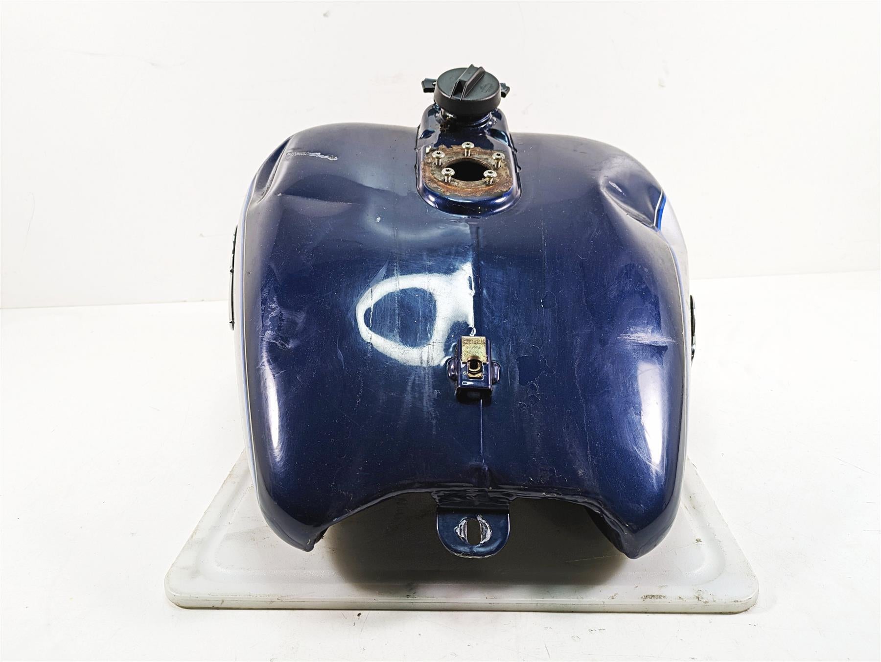 1999 Harley Touring FLHTC Electra Glide Fuel Gas Petrol Tank -Dented 61227-98 {{ shop.shopifyCountryName }} - Mototech271
