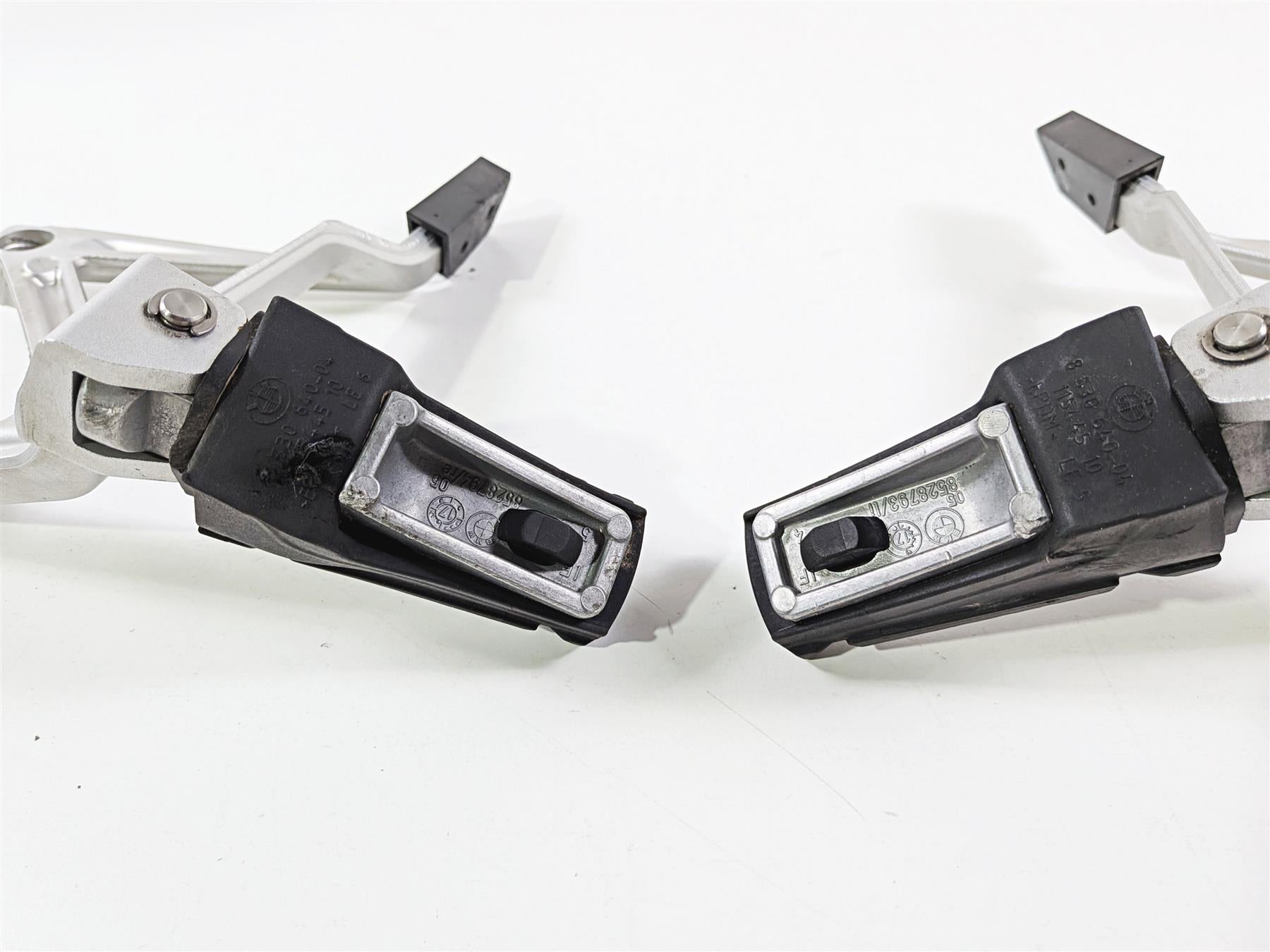 2019 BMW R1250GS K50 Rear Passenger Foot Peg Rest Set -Read 46718556264 46718556265 {{ shop.shopifyCountryName }} - Mototech271