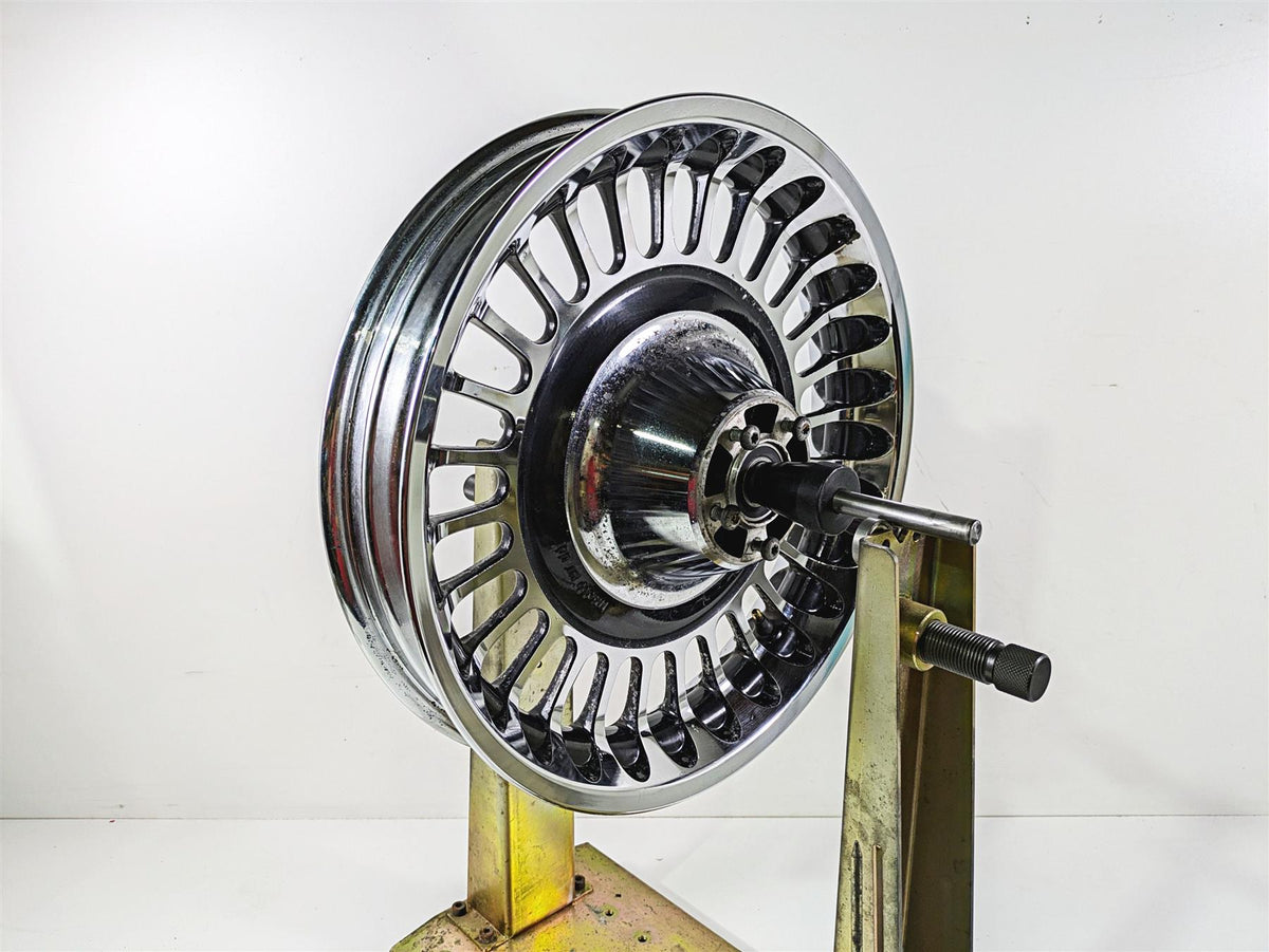 2010 Harley Touring FLHTK Electra Glide 17x3 Front Wheel Rim 42195-10 {{ shop.shopifyCountryName }} - Mototech271