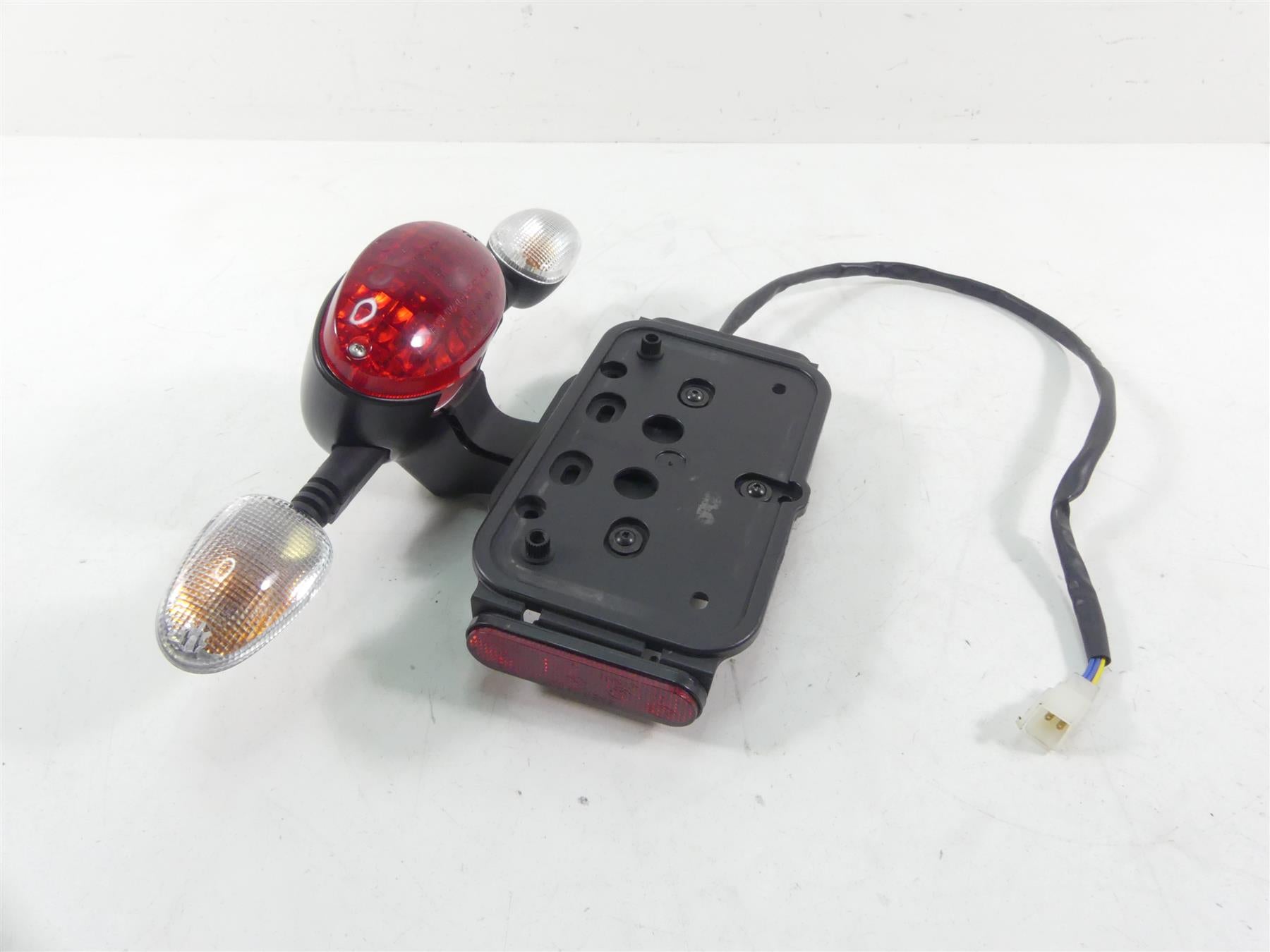 2019 Moto Guzzi V7 III Stone 750 Taillight Rear Blinker Turn Signals 2D0002935 {{ shop.shopifyCountryName }} - Mototech271