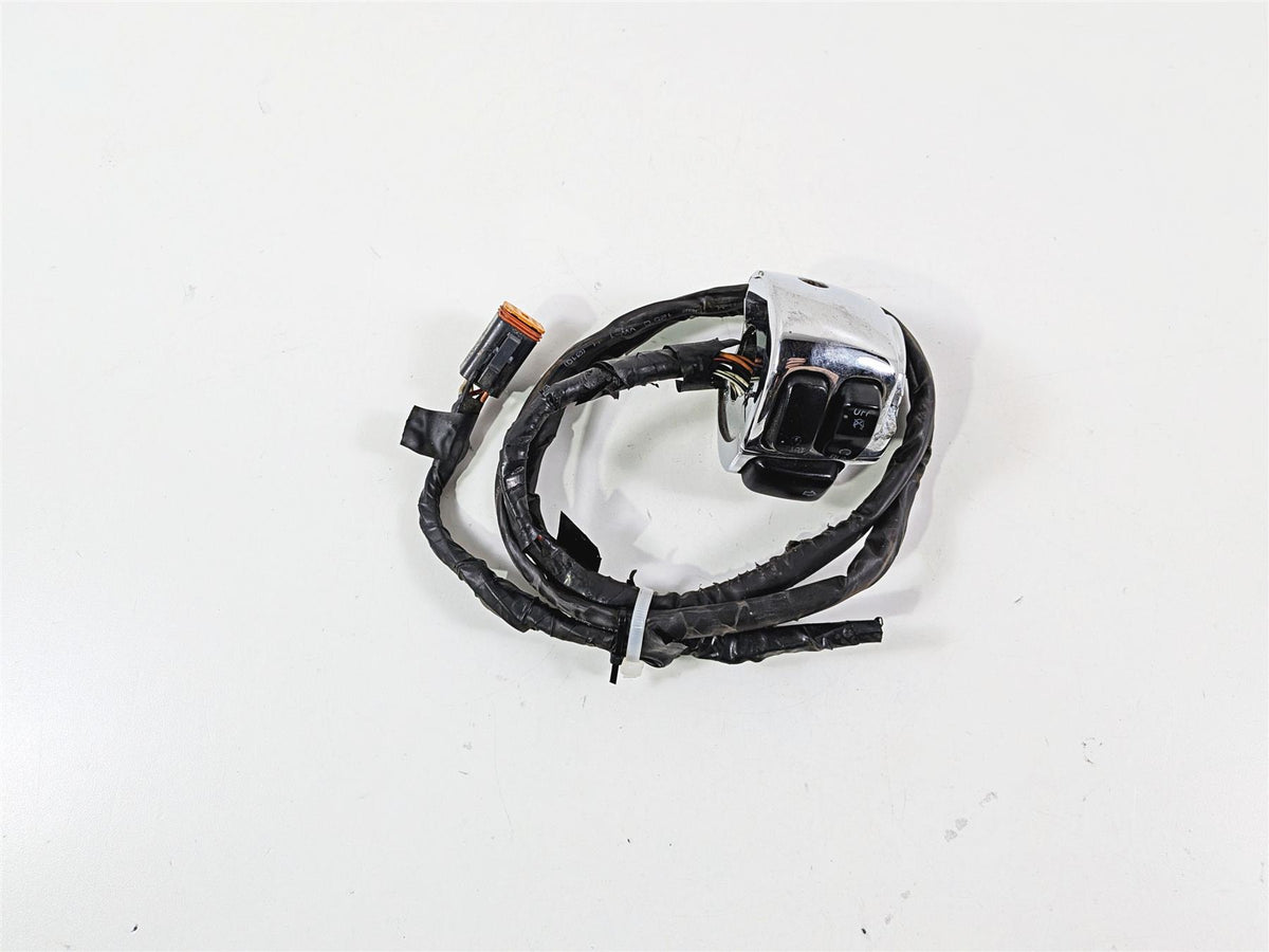 2001 Harley FLHRCI Road King Right Hand Control Switch - Read 71684-06A {{ shop.shopifyCountryName }} - Mototech271