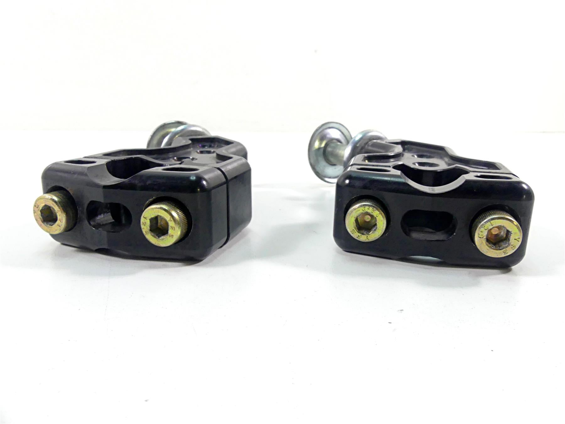 2011 Harley Softail FXS Blackline Joker Machine Dual 2.5" Riser Handlebar Set {{ shop.shopifyCountryName }} - Mototech271