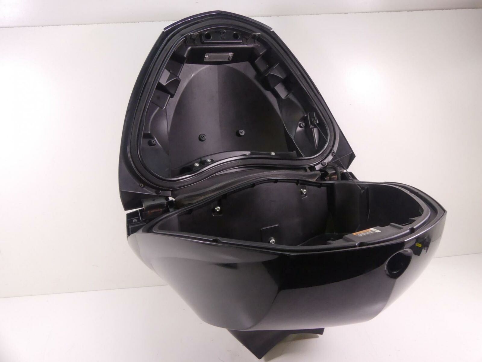 2010 Victory Vision Tour Rear Trunk Top Case Tour Pack Backrest + Mount 1016281 {{ shop.shopifyCountryName }} - Mototech271