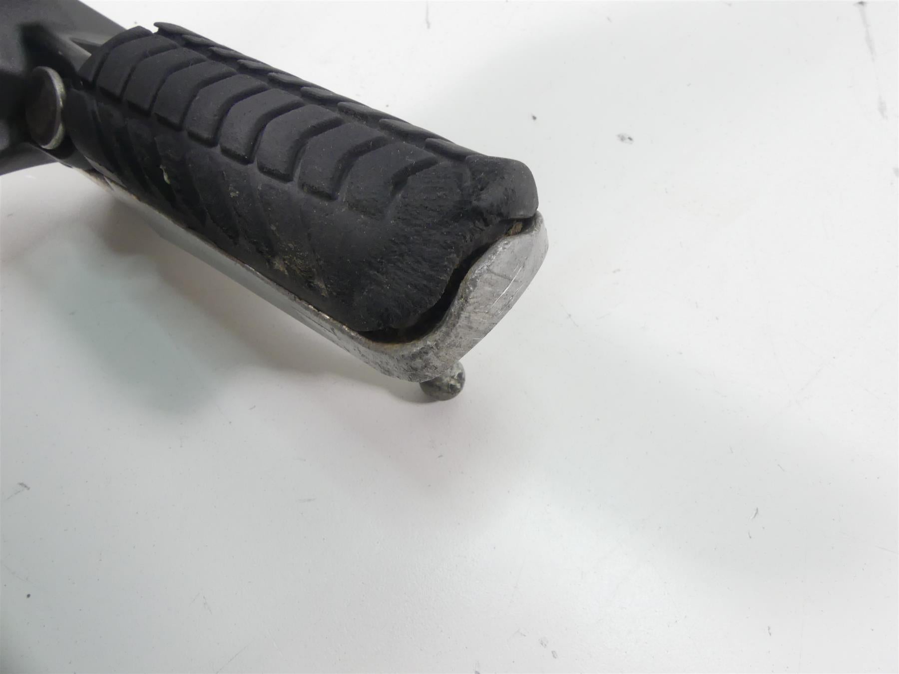 2019 Kawasaki ZX1400 ZX-14R Ninja Front Left Footpeg Foot Peg 35063-1337-18R {{ shop.shopifyCountryName }} - Mototech271