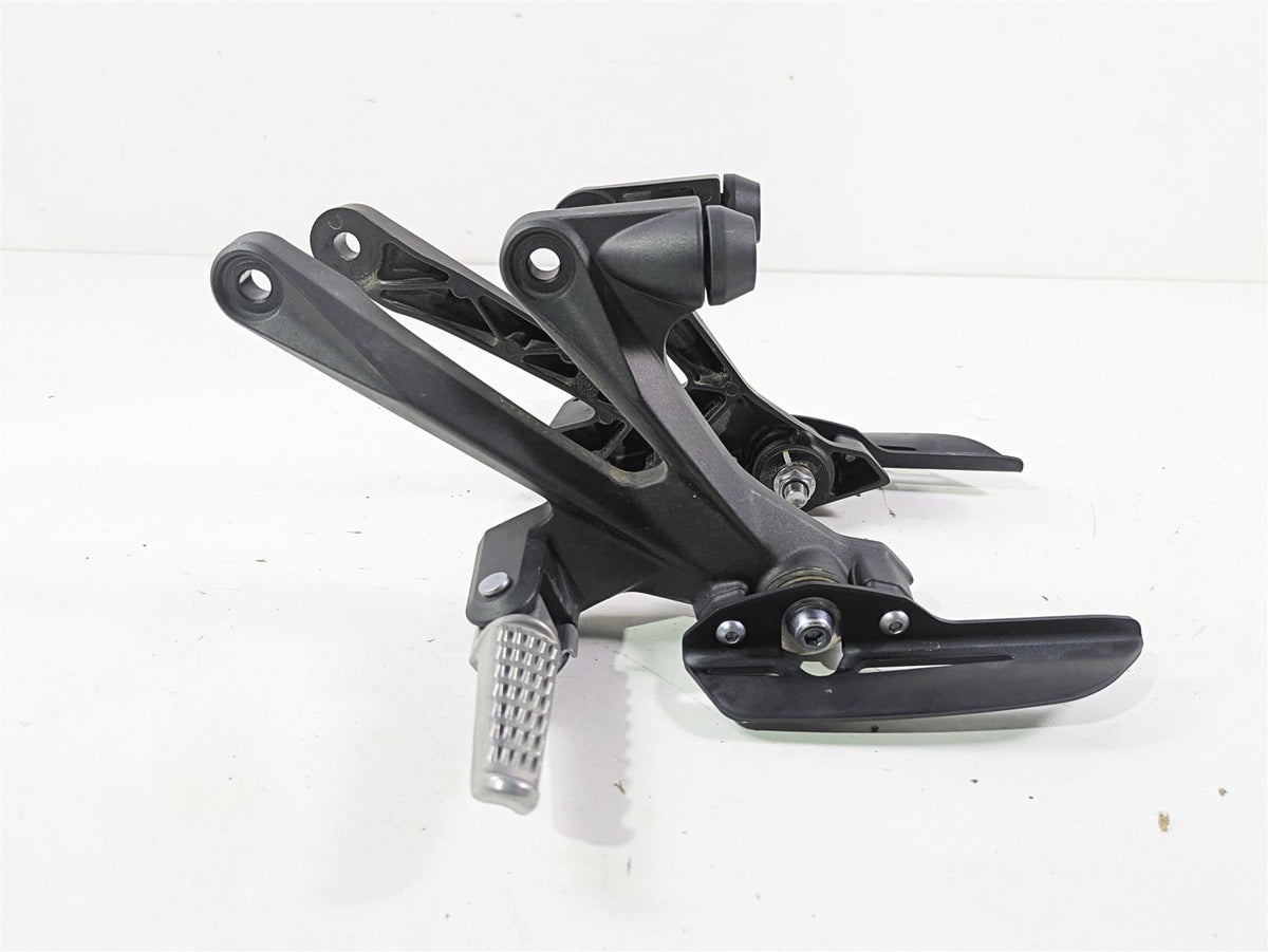 2023 Kawasaki ZX1400 ZX14R Ninja Rear Passenger Foot Peg Set 35063-0782-18R {{ shop.shopifyCountryName }} - Mototech271