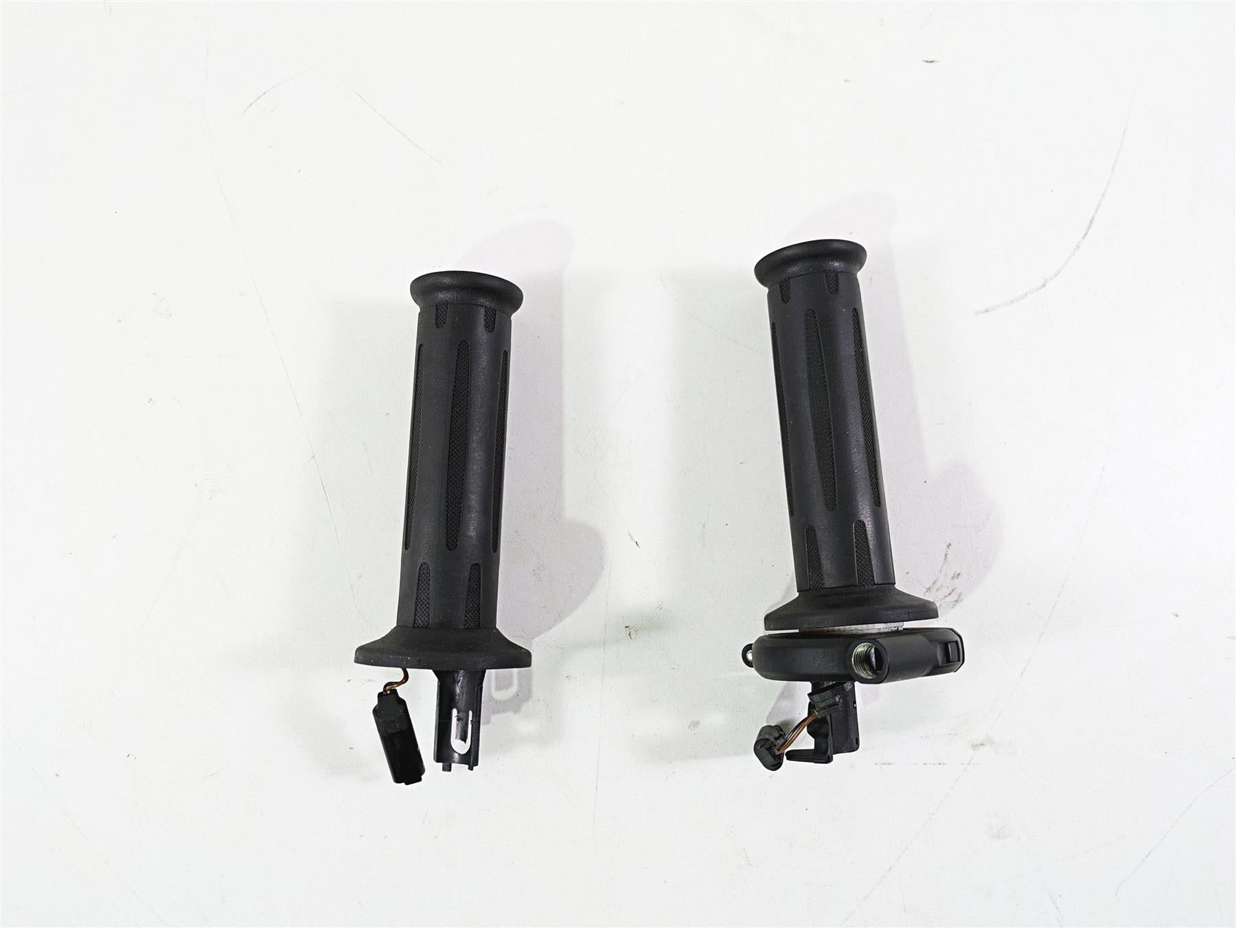 2014 BMW R nine T R9T K21 Left Right Heated Hand Grips 61317721851 61317714238 {{ shop.shopifyCountryName }} - Mototech271