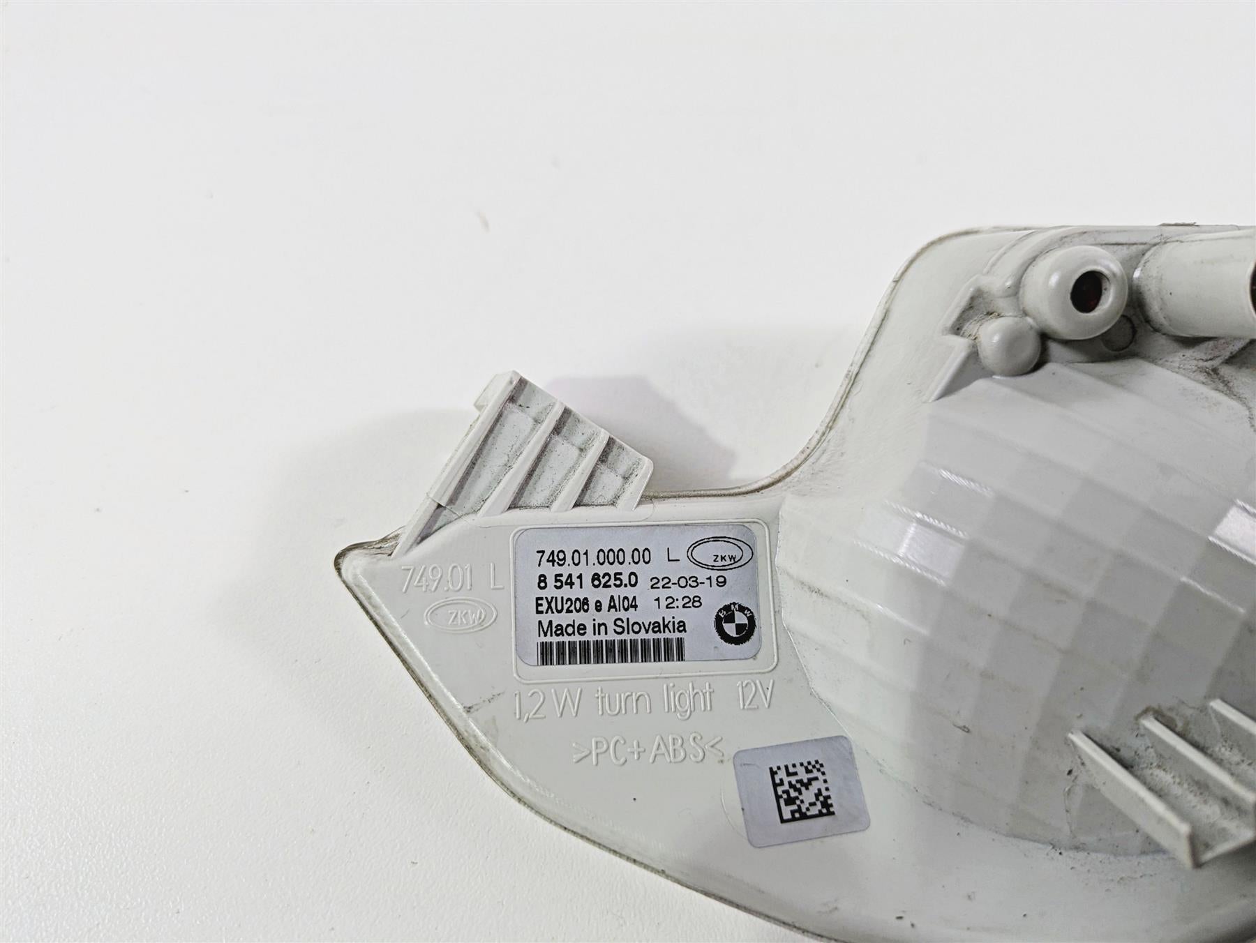 2019 BMW R1250RT K52 Left Front Blinker Turn Signal - Read 63138541625 {{ shop.shopifyCountryName }} - Mototech271